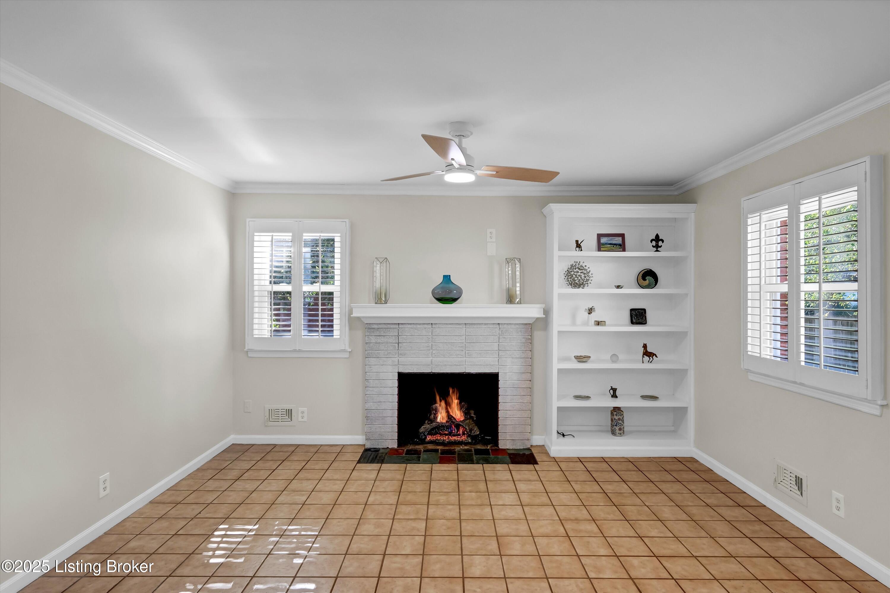 318 Castleview Dr