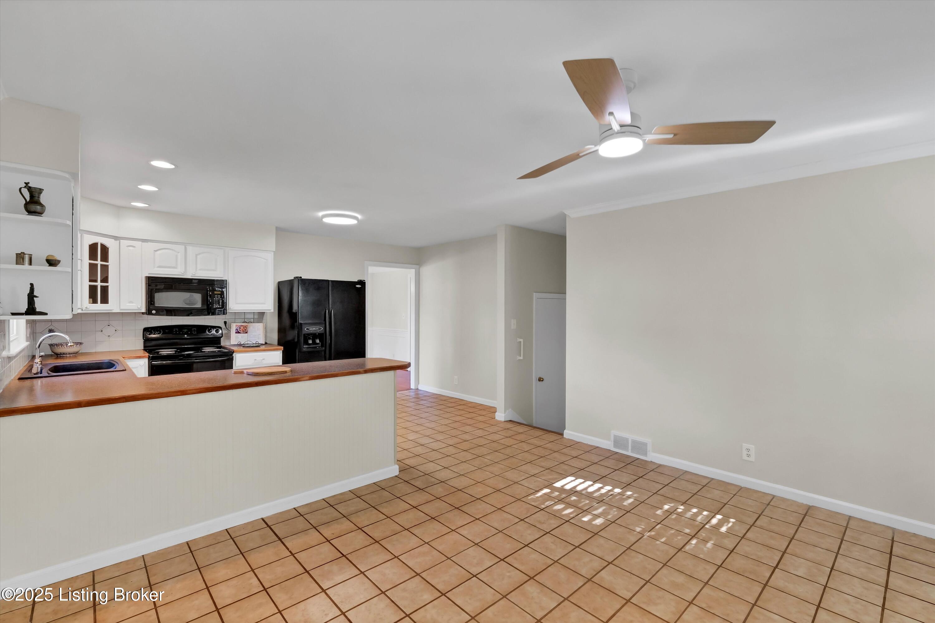 318 Castleview Dr