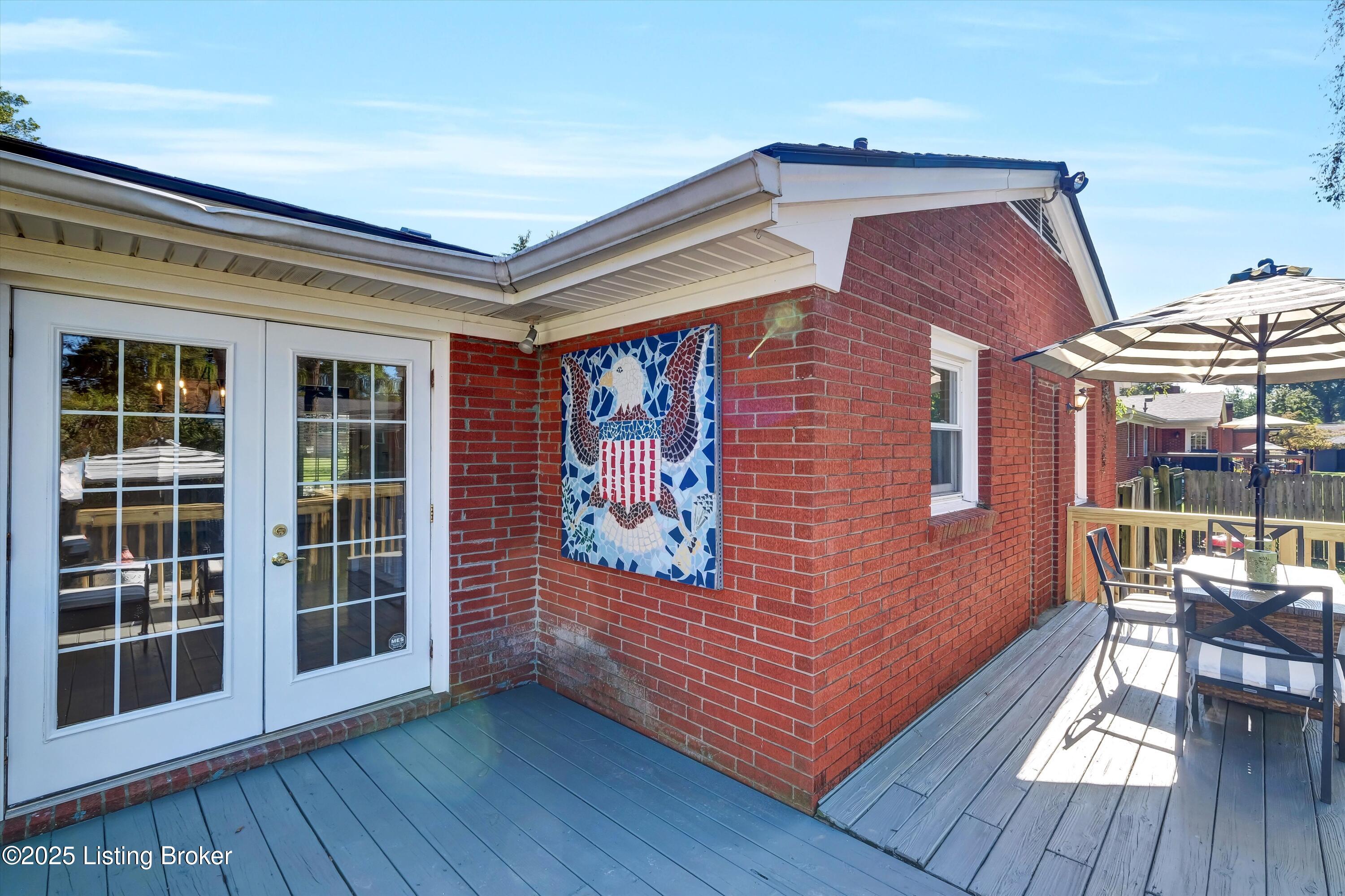 318 Castleview Dr