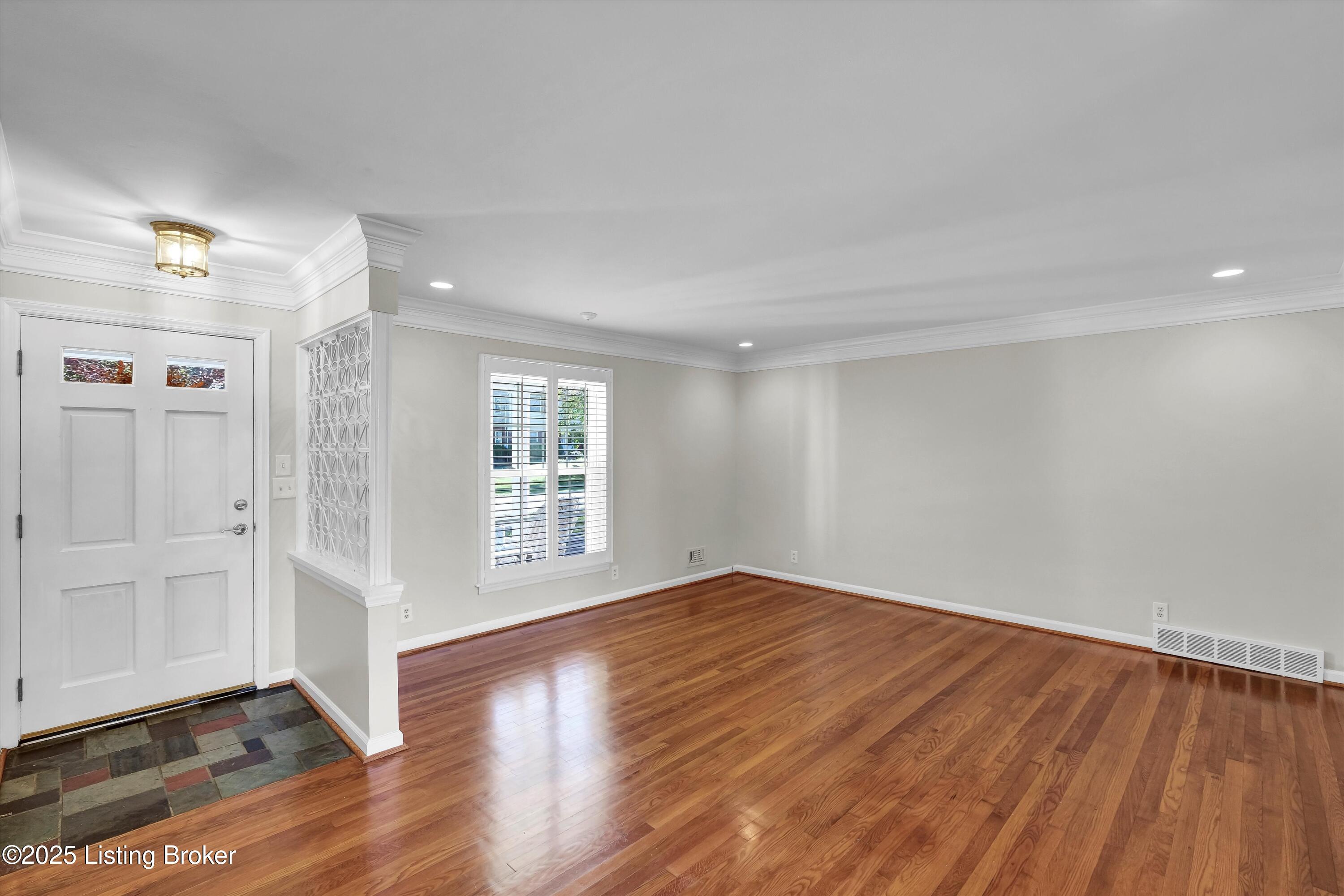318 Castleview Dr