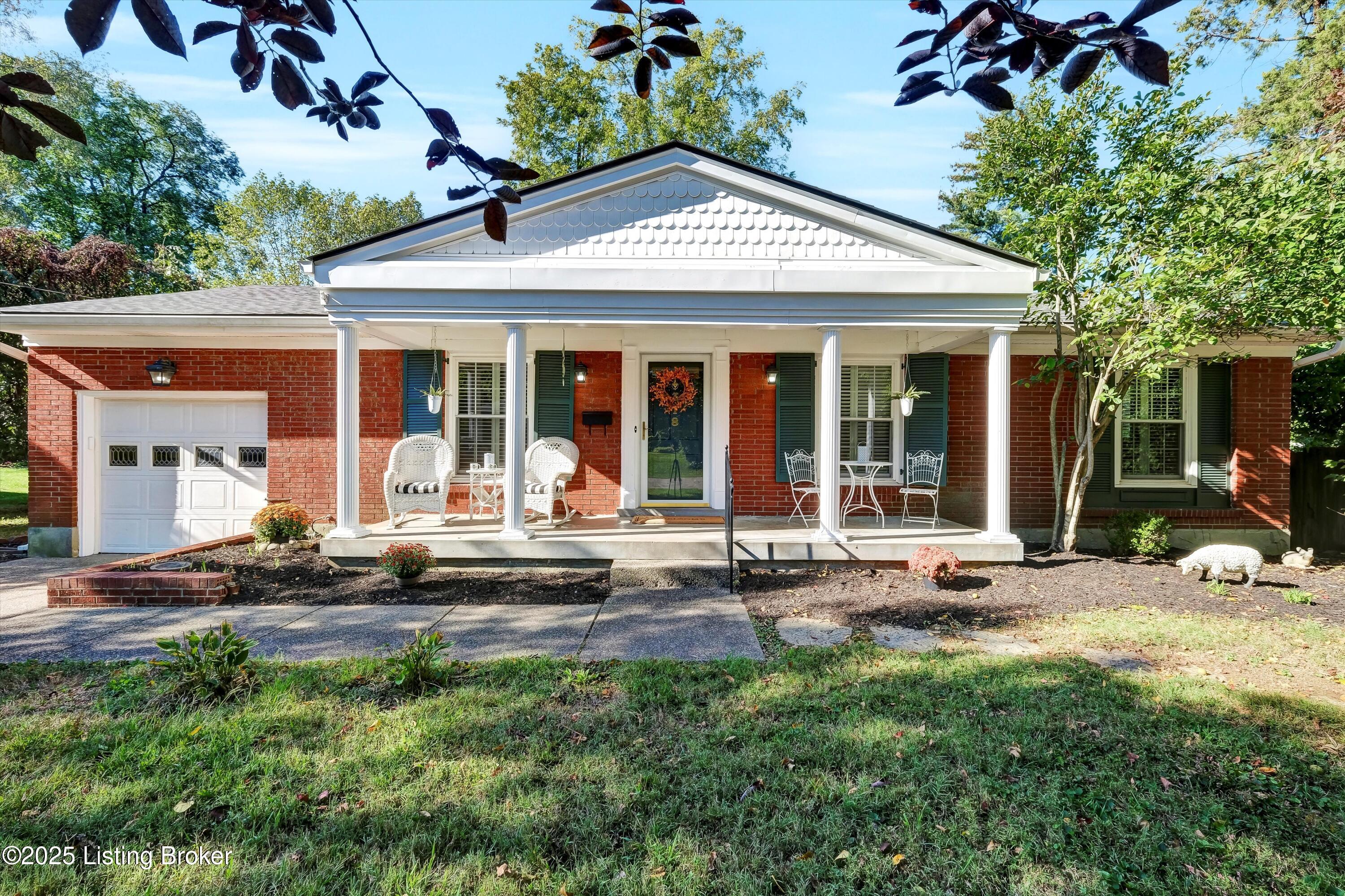 318 Castleview Dr