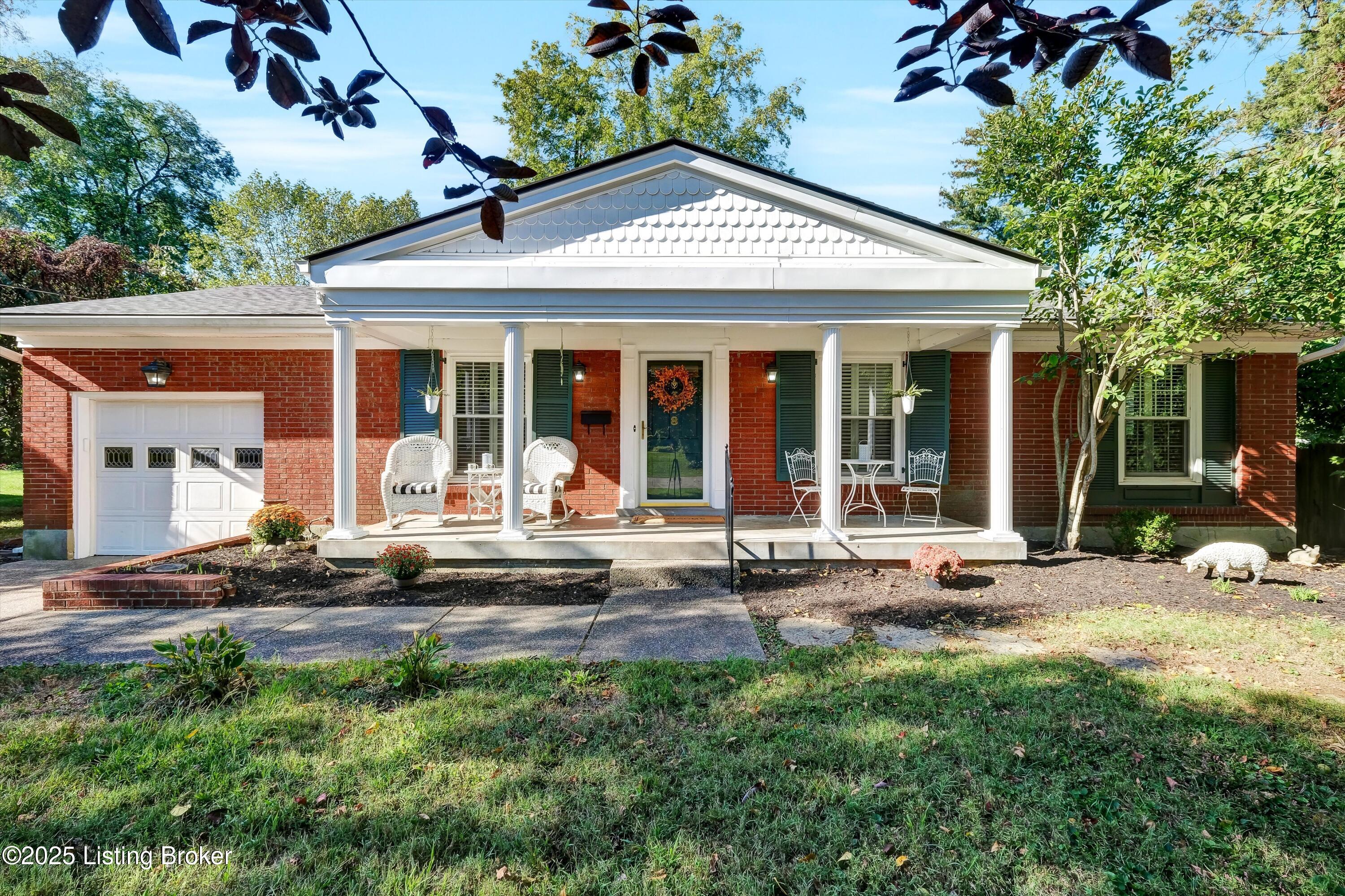 318 Castleview Dr