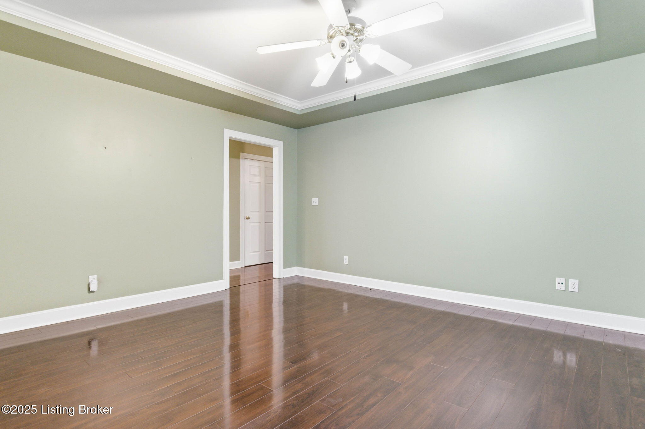 8552 Applegate Village Dr