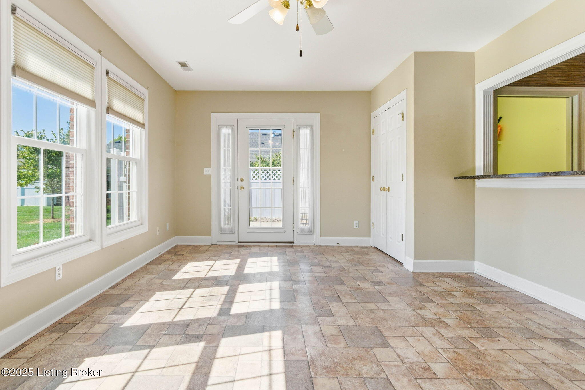 8552 Applegate Village Dr