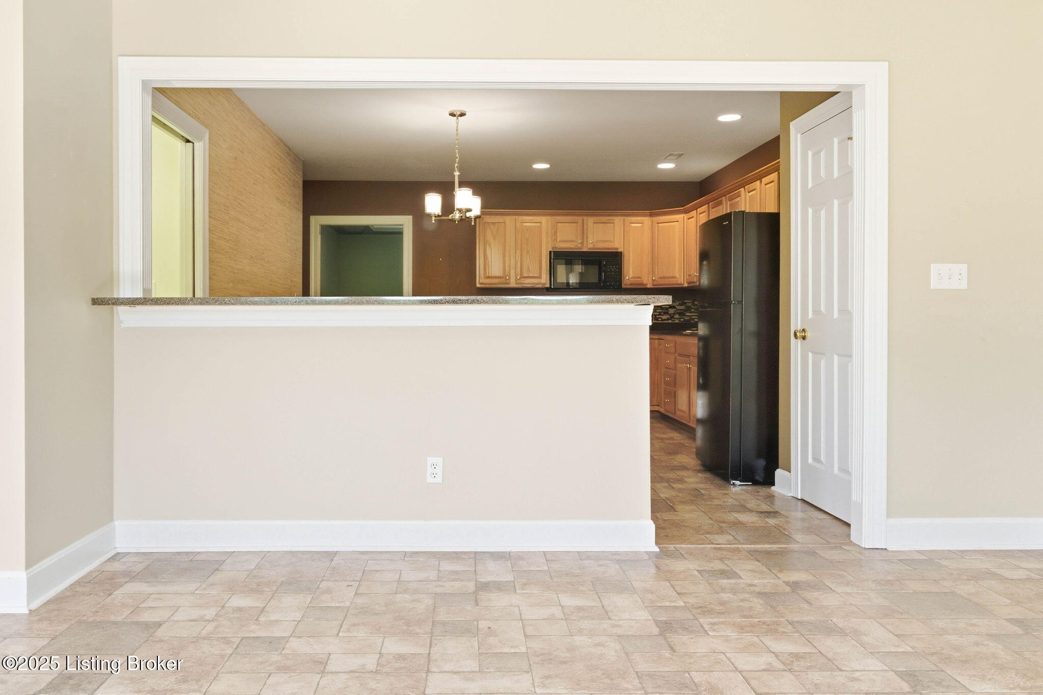 8552 Applegate Village Dr