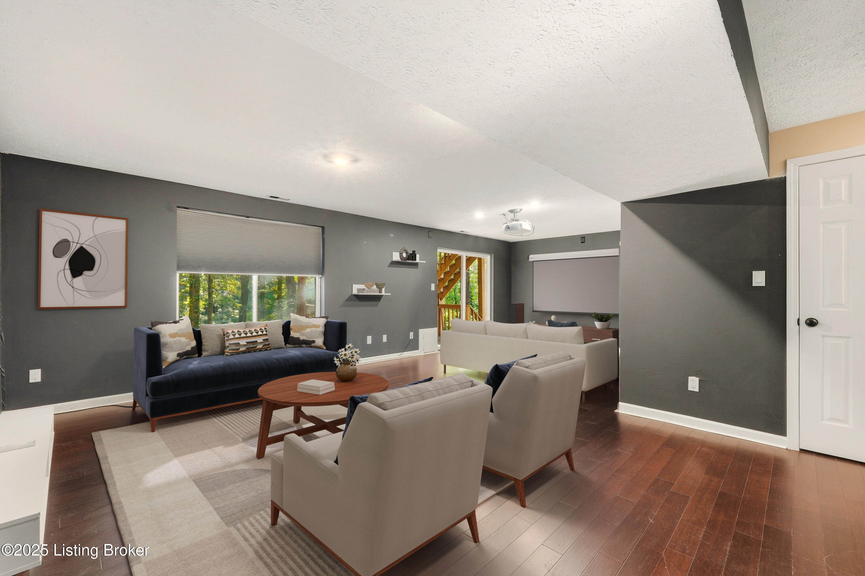 8716 Wooded Trail Ct