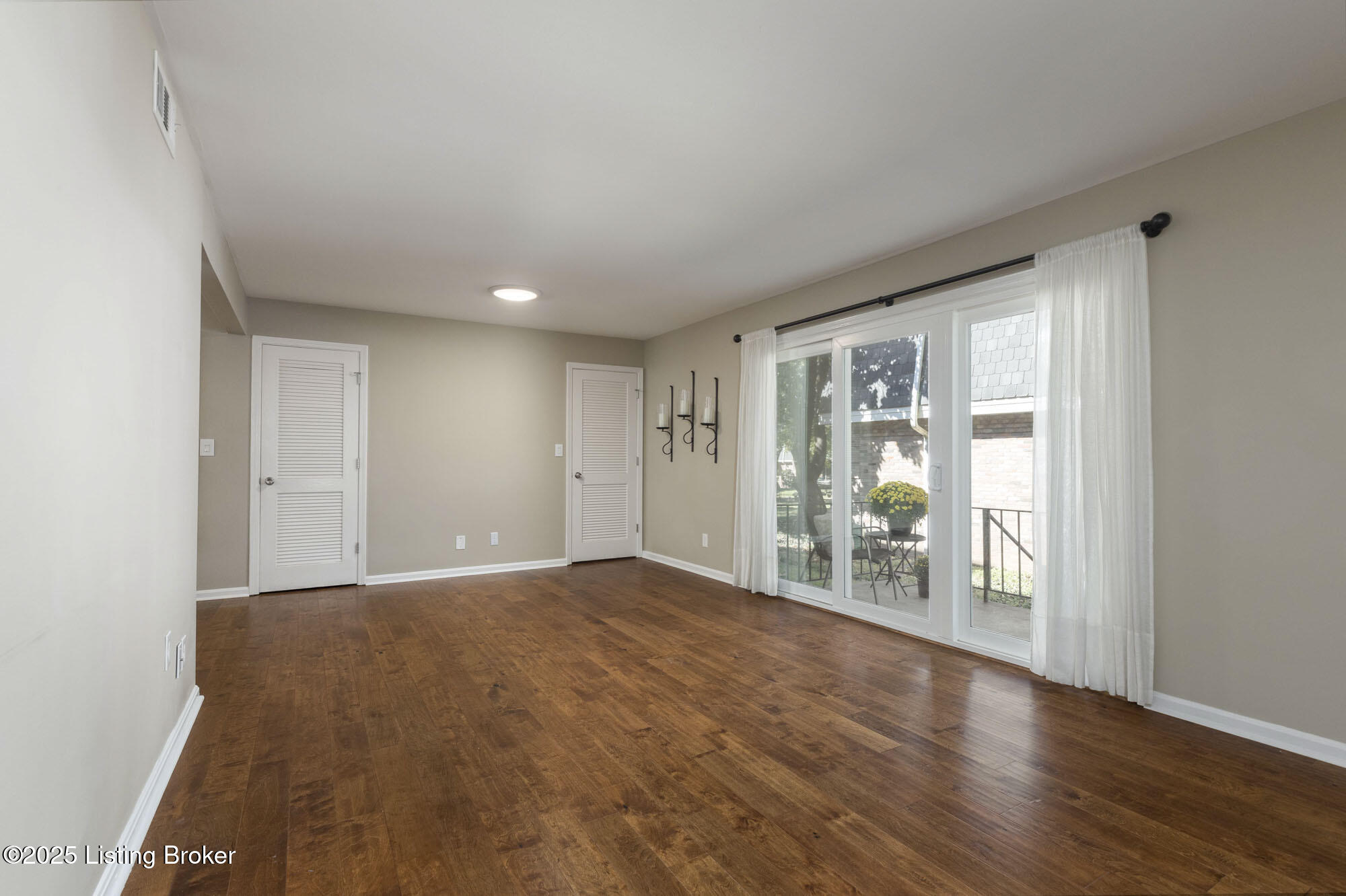 521 Zorn Ave G9