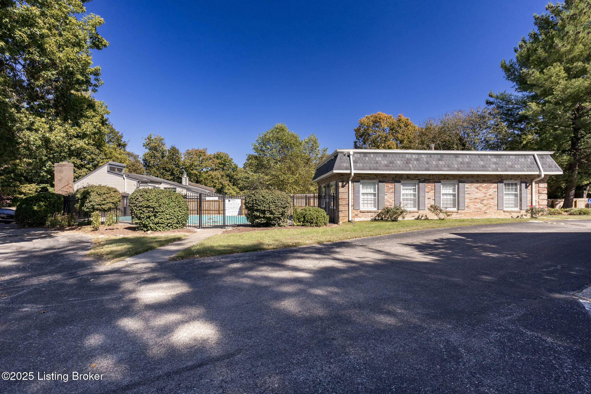 521 Zorn Ave G9