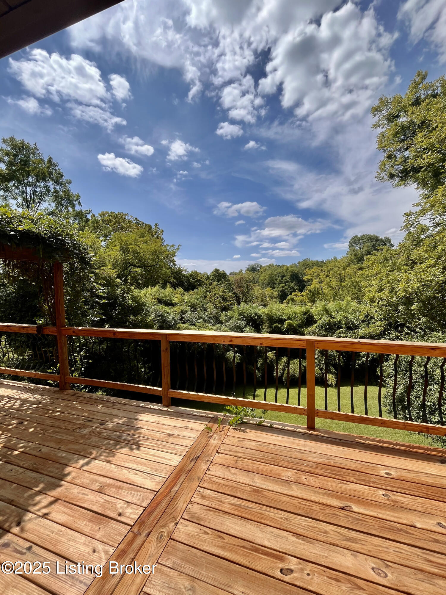 4612 Deepwood Ct