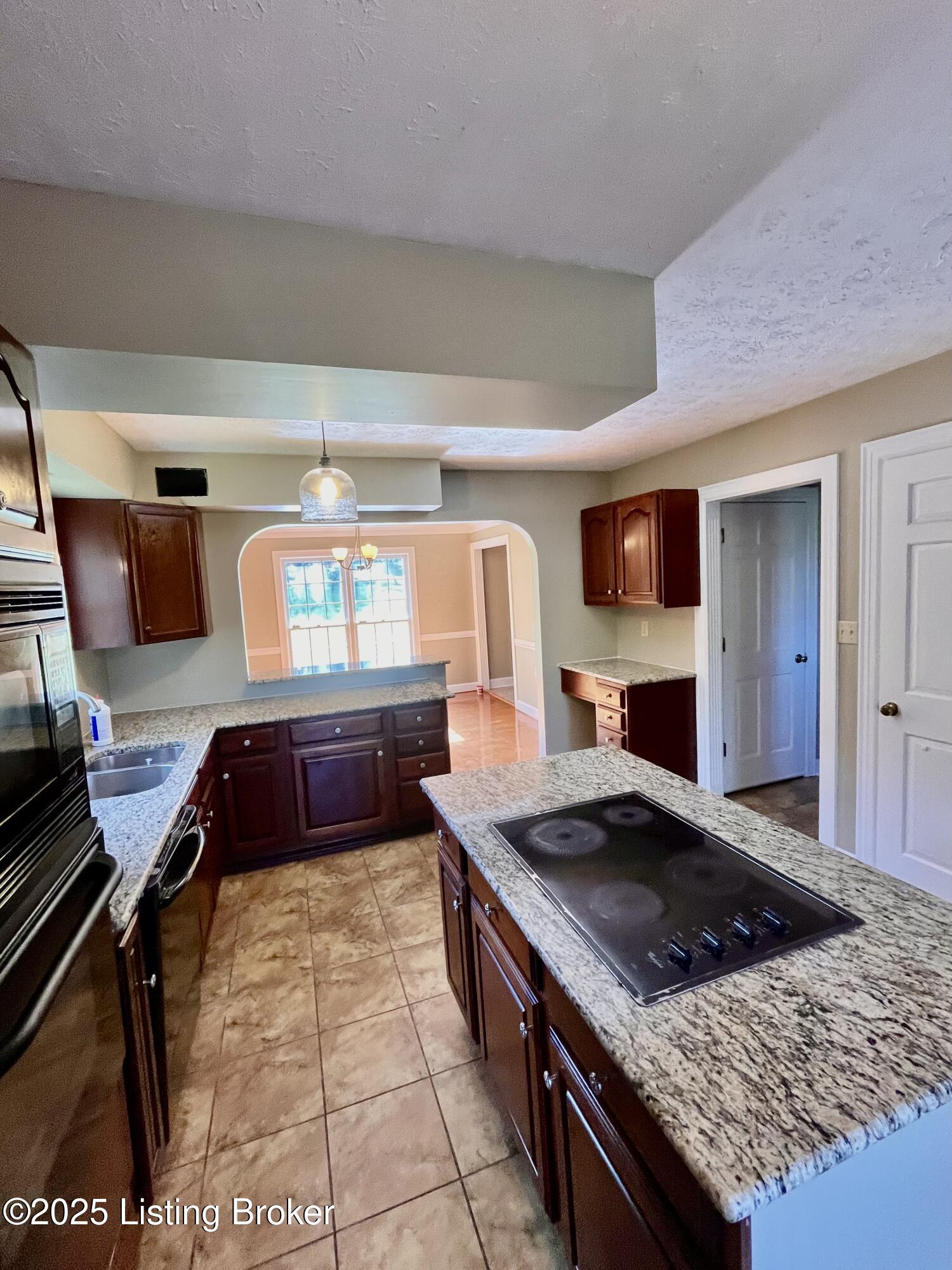 4612 Deepwood Ct