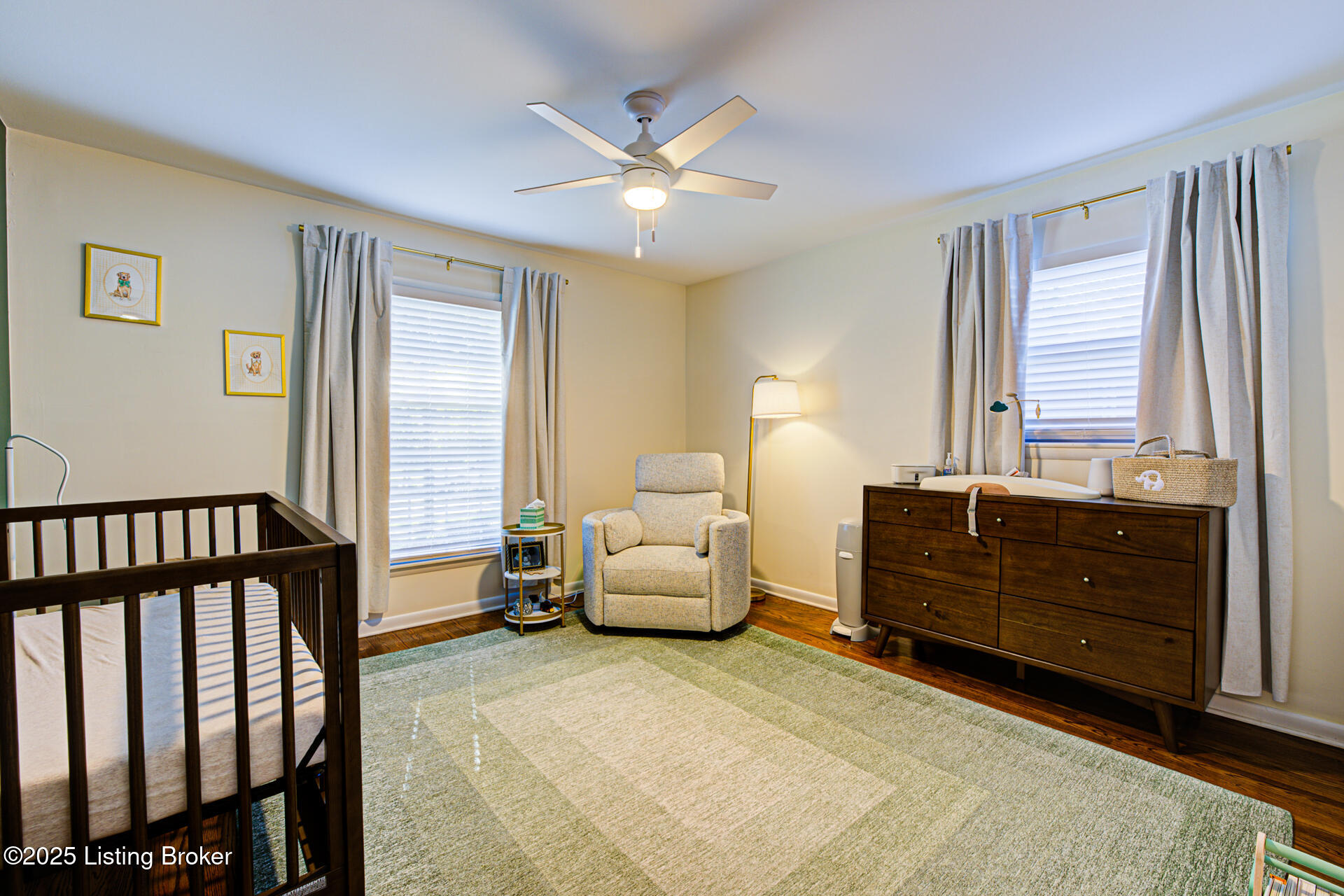 2909 White Plains Rd