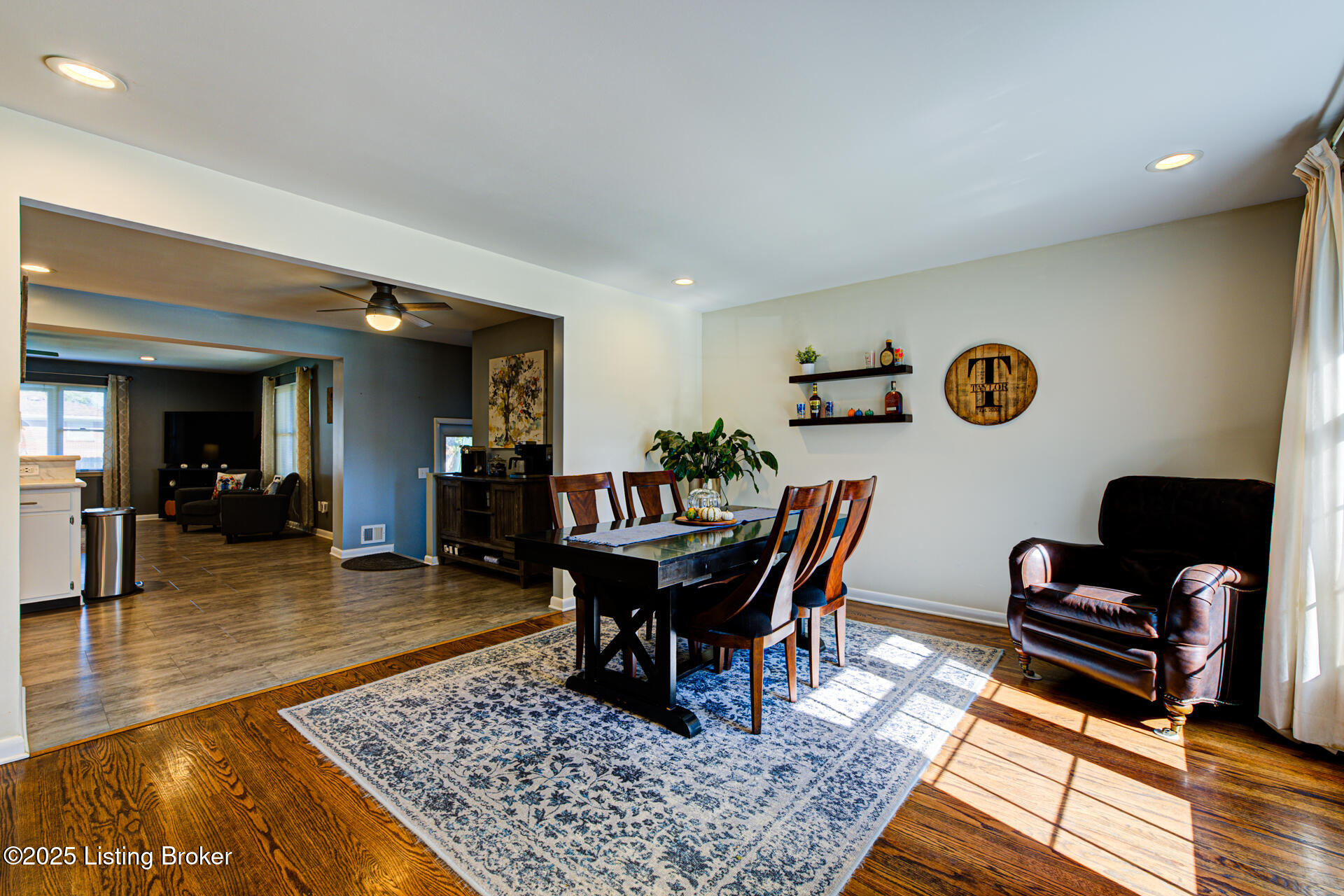 2909 White Plains Rd