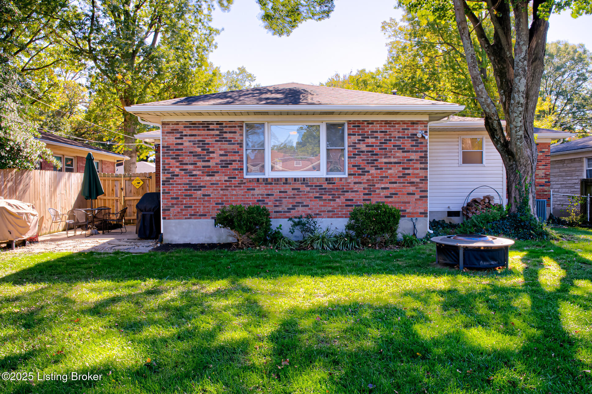 2909 White Plains Rd