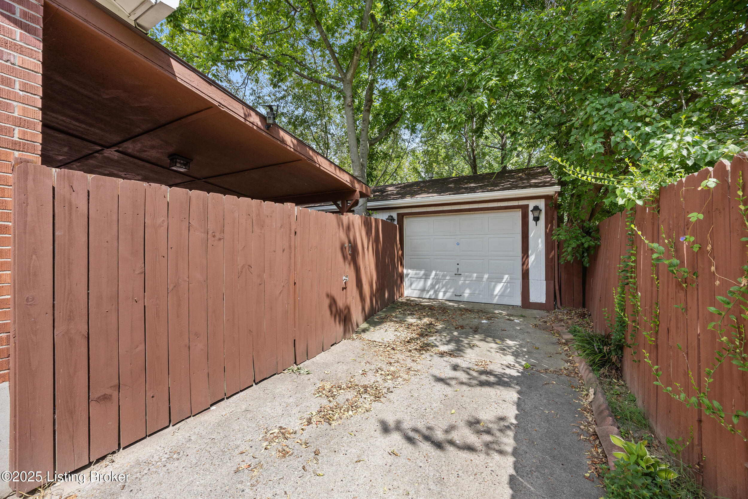 6007 Middlerose Cir