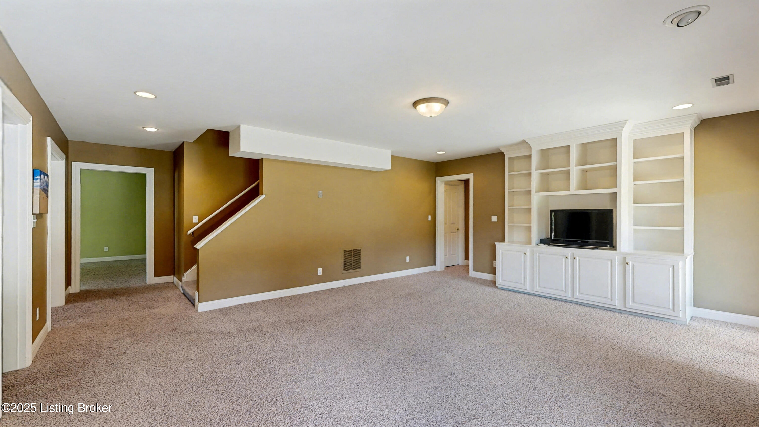 10710 Elder Ln