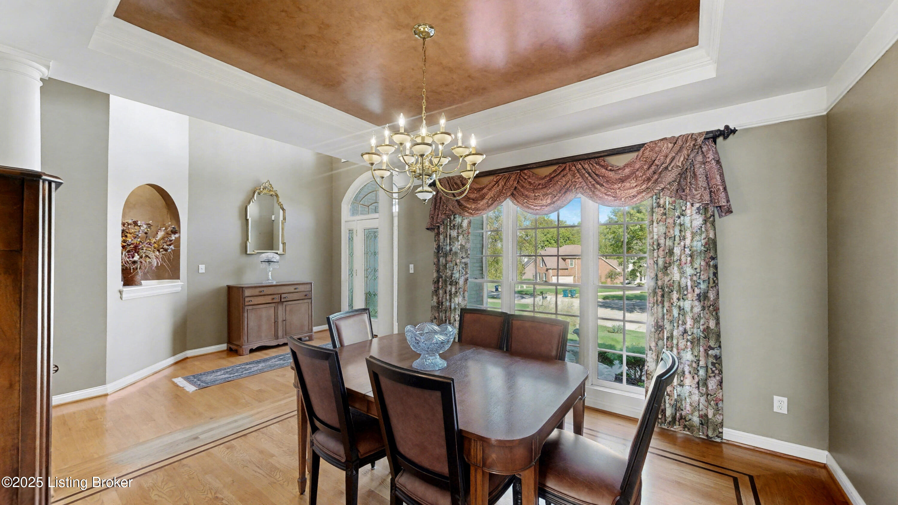 10710 Elder Ln