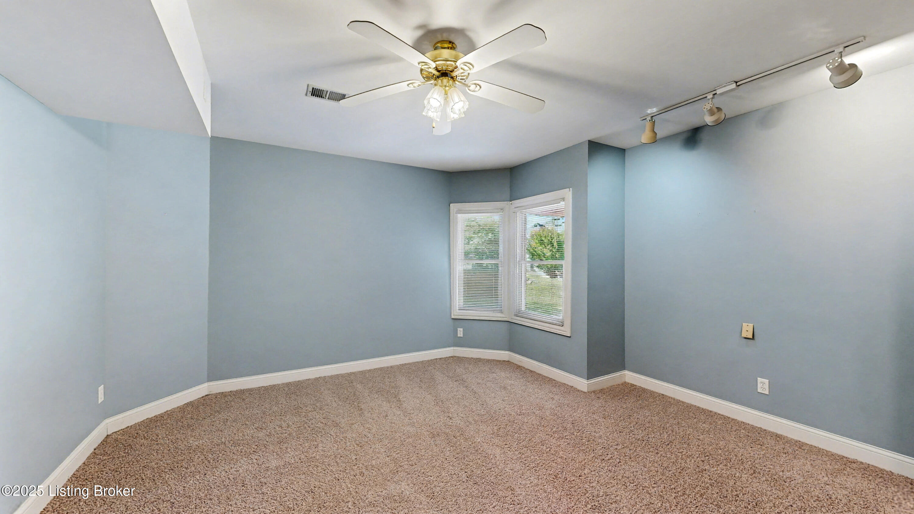 10710 Elder Ln