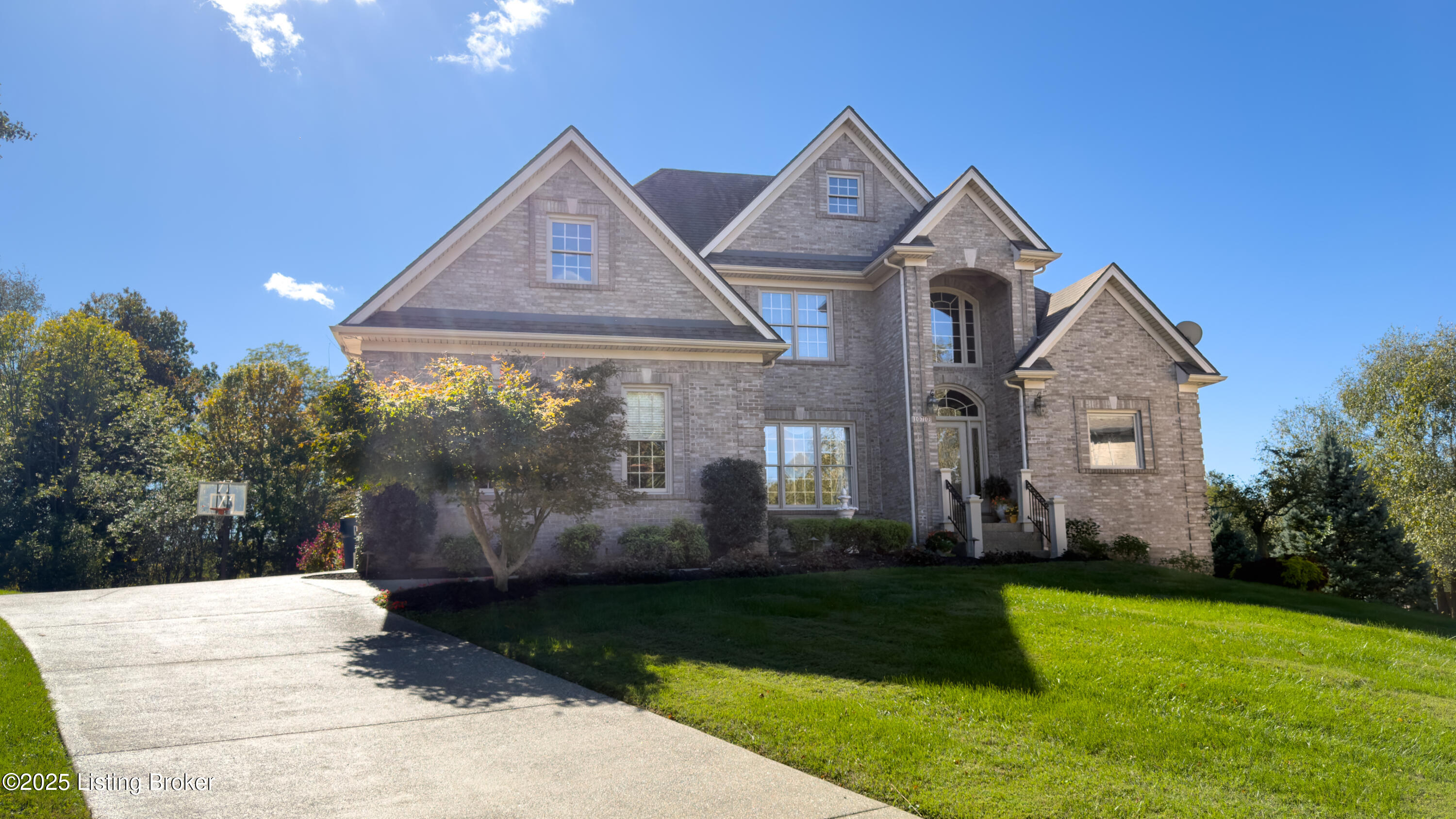 10710 Elder Ln