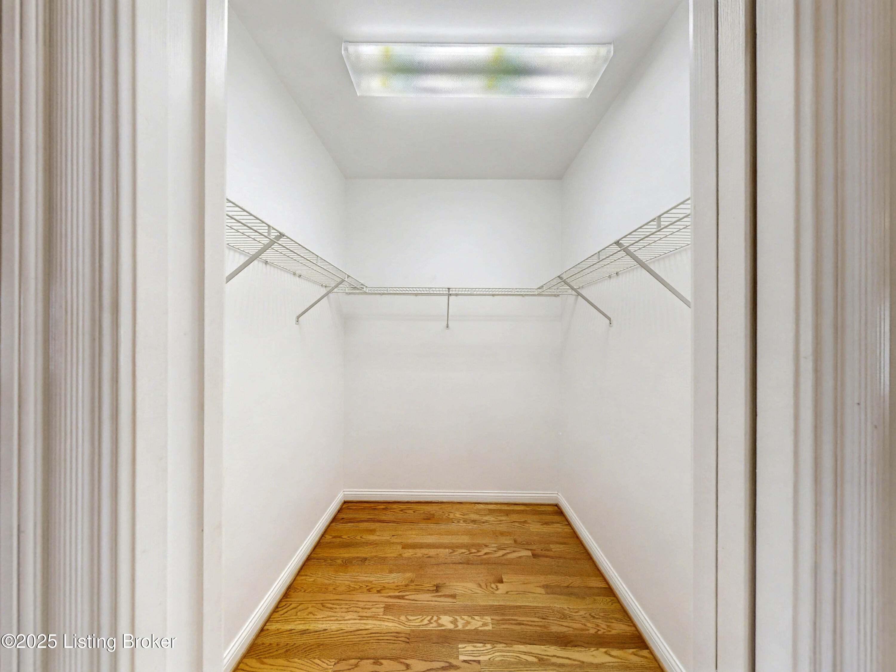 10710 Elder Ln