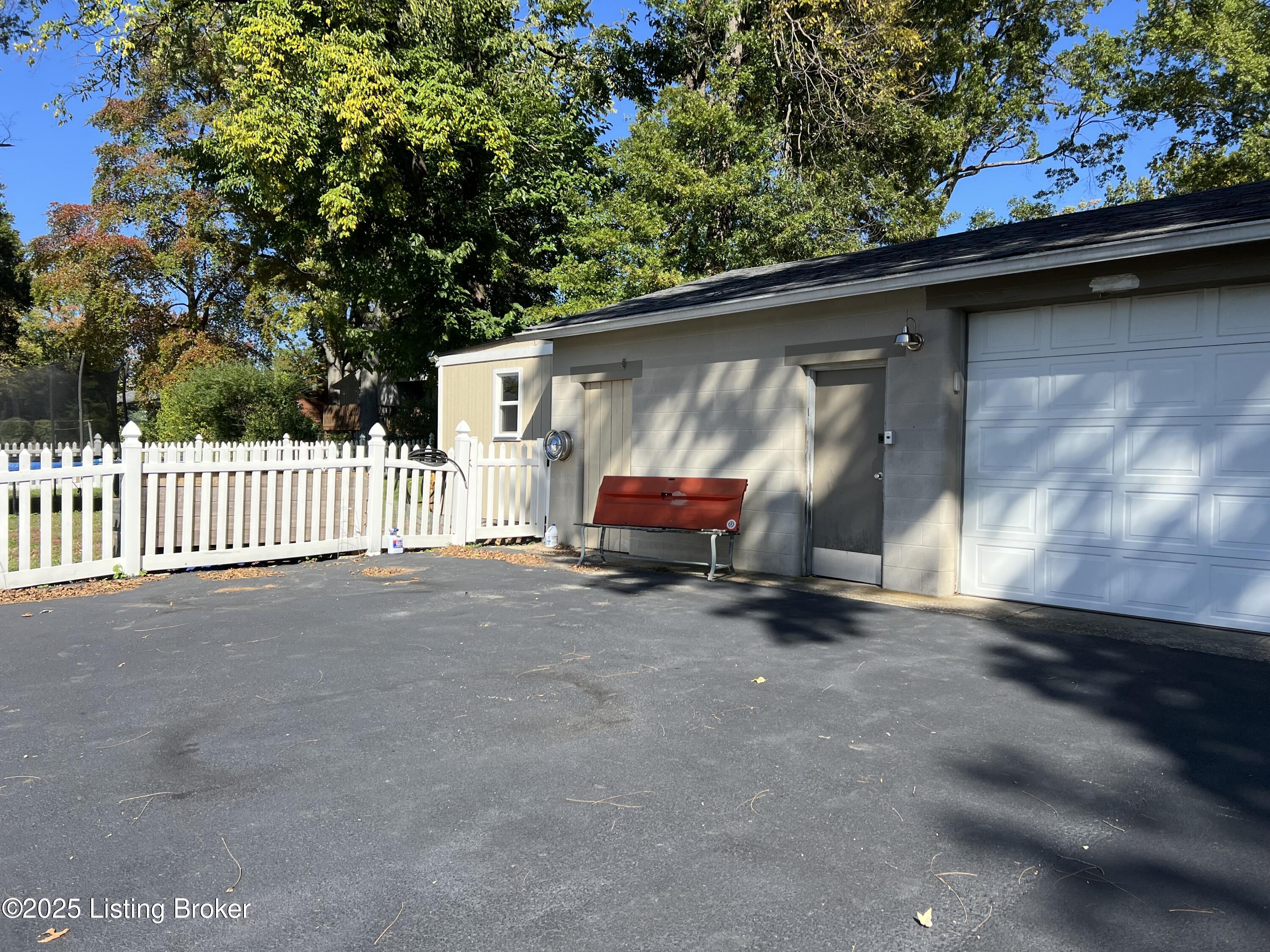 813 Palatka Rd