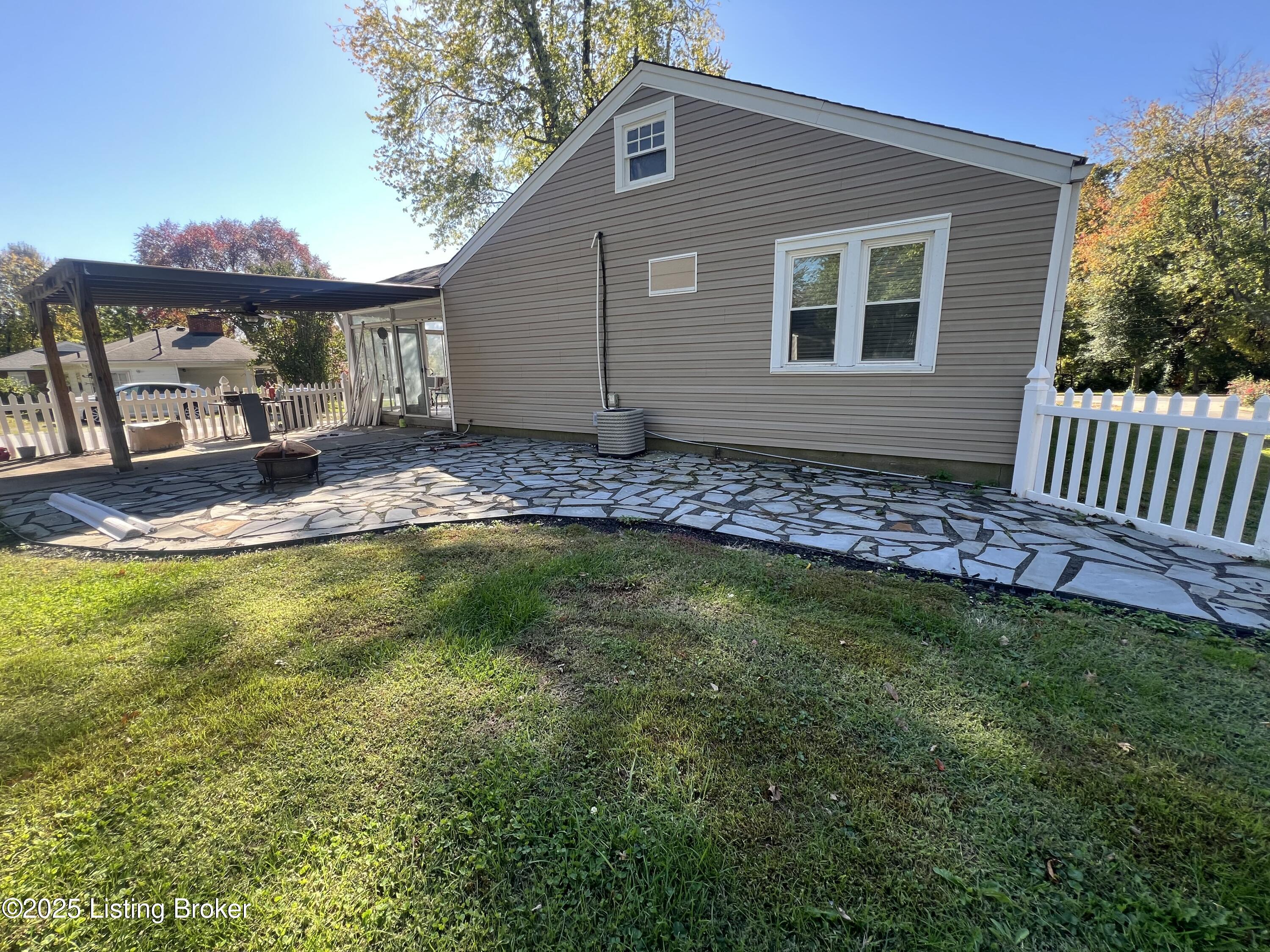 813 Palatka Rd