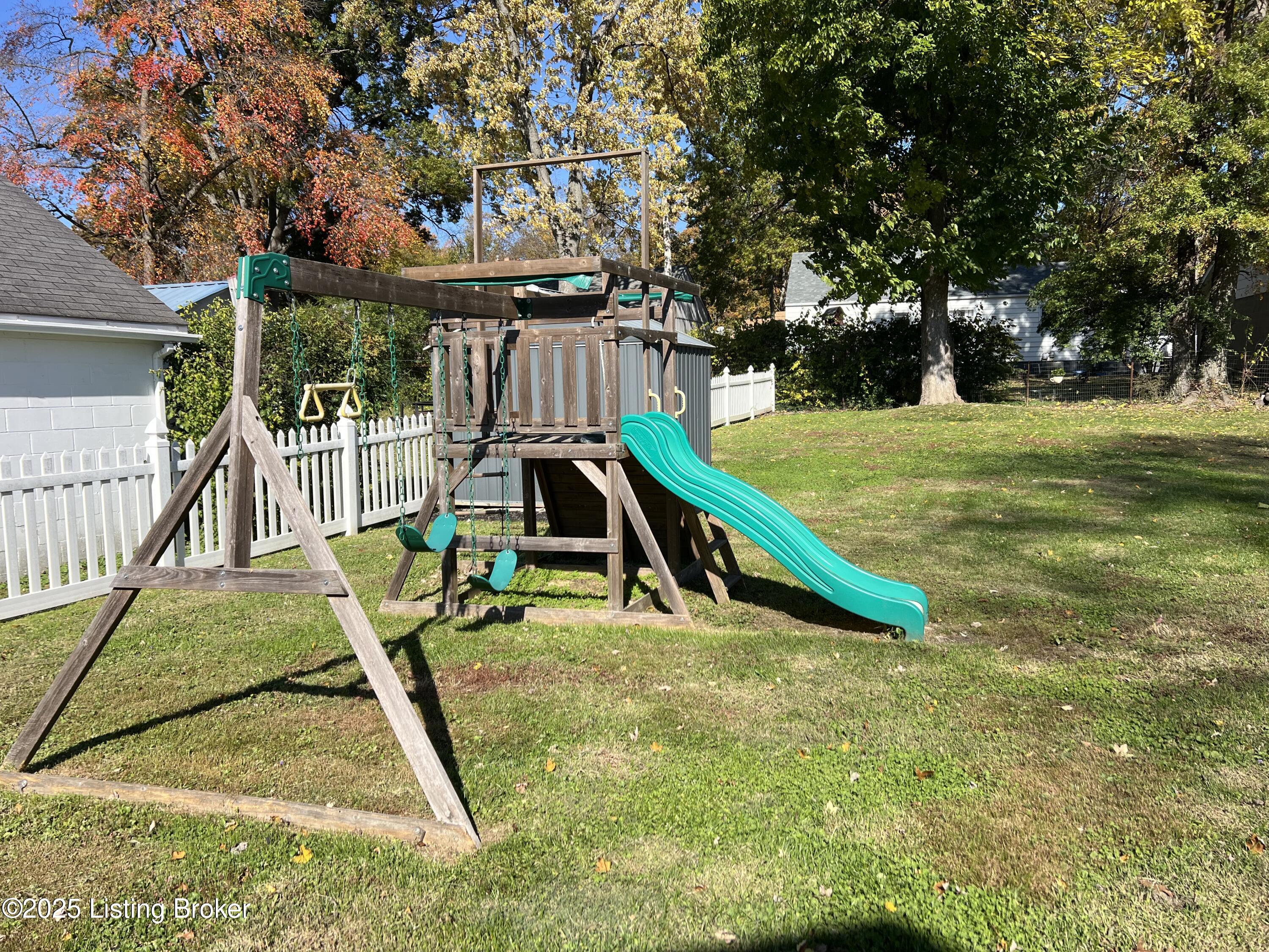 813 Palatka Rd