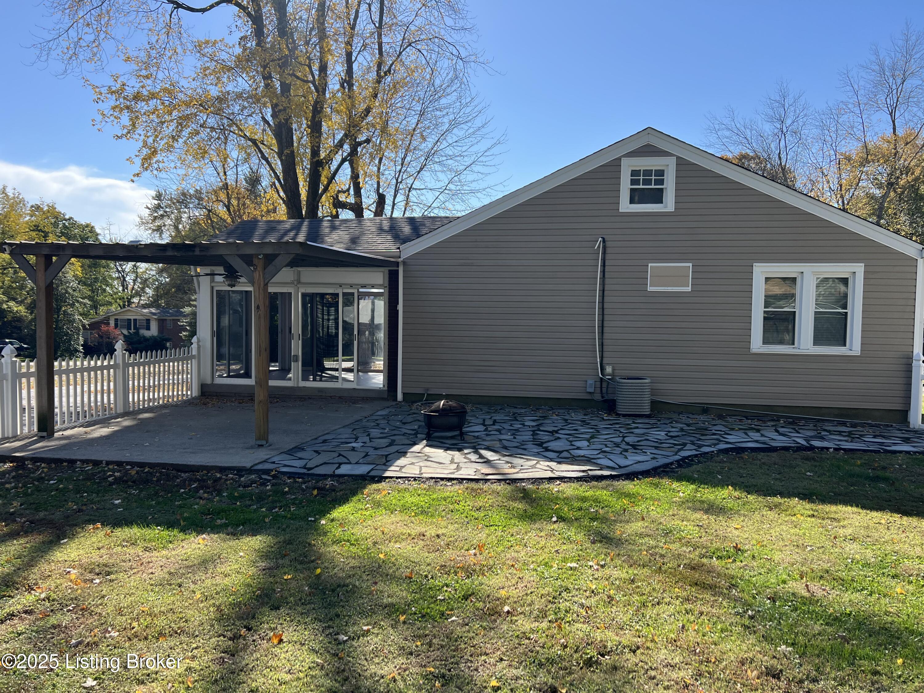 813 Palatka Rd