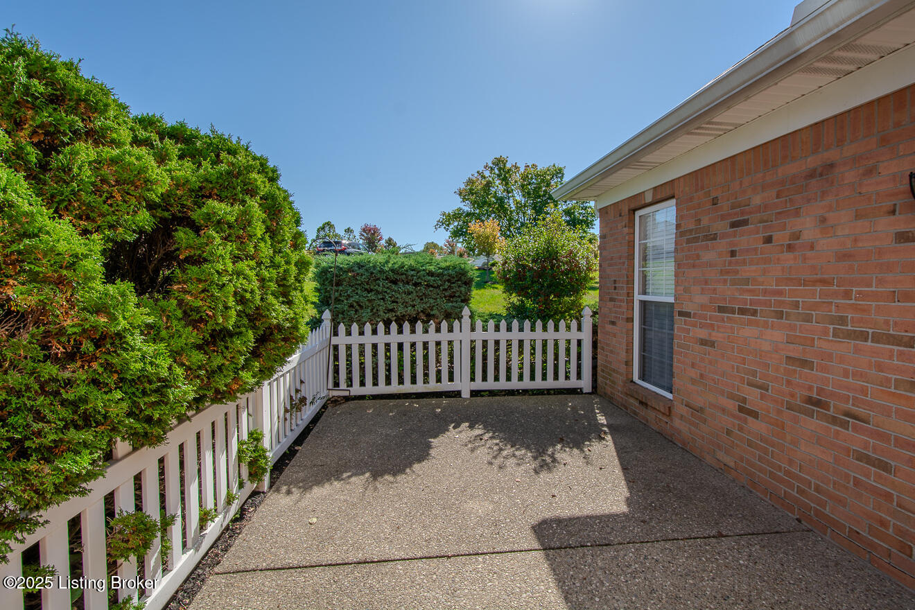 2102 Sugarmaple Dr