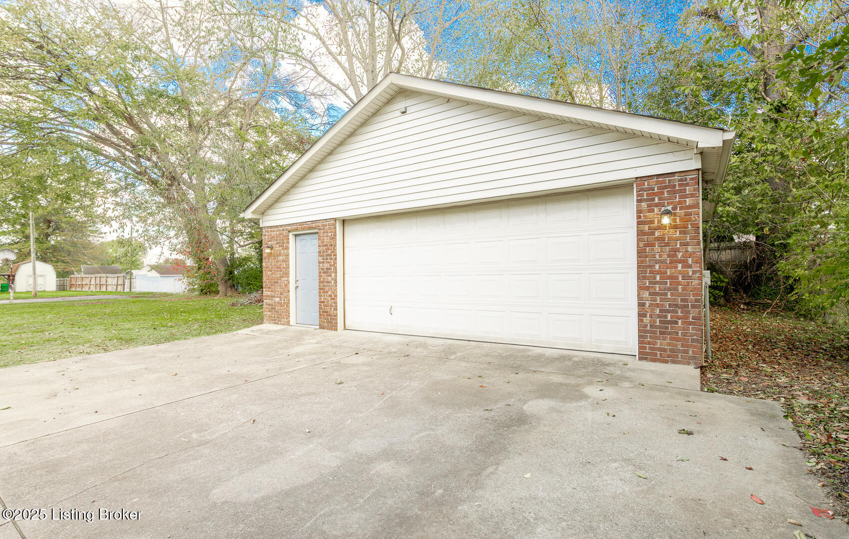 114 Butterfly Ln