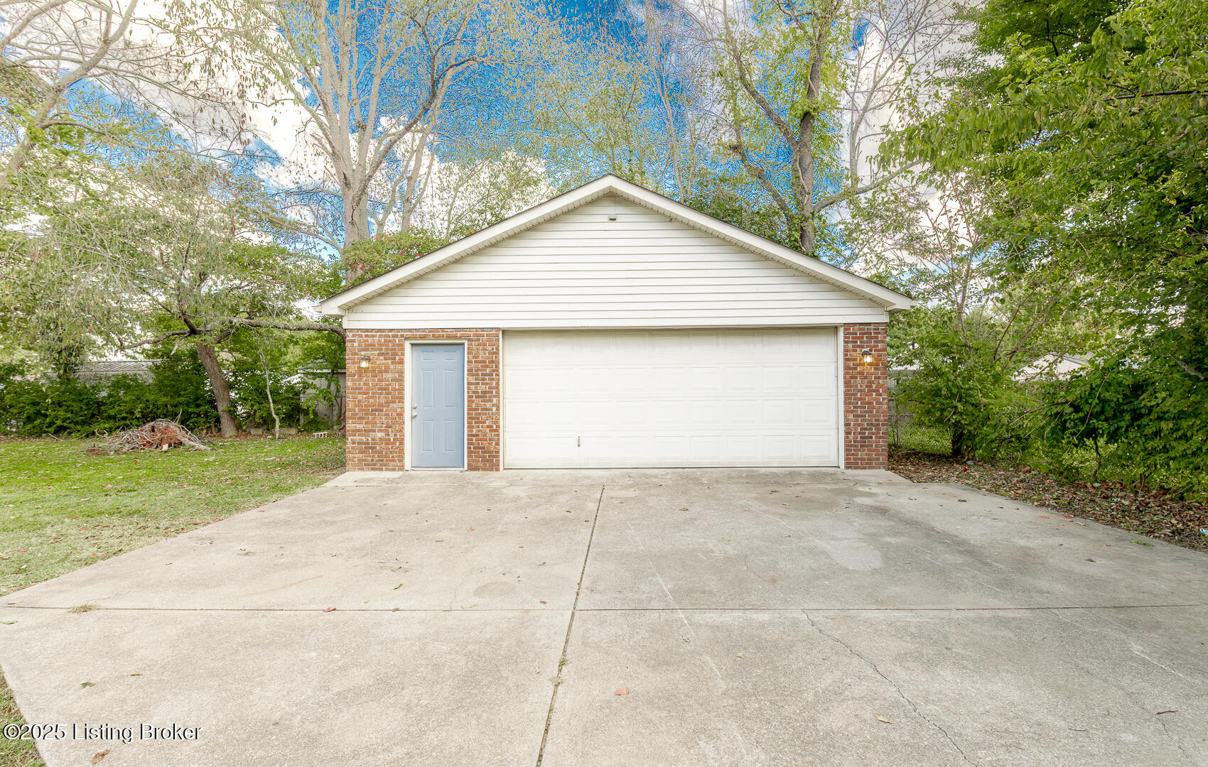 114 Butterfly Ln