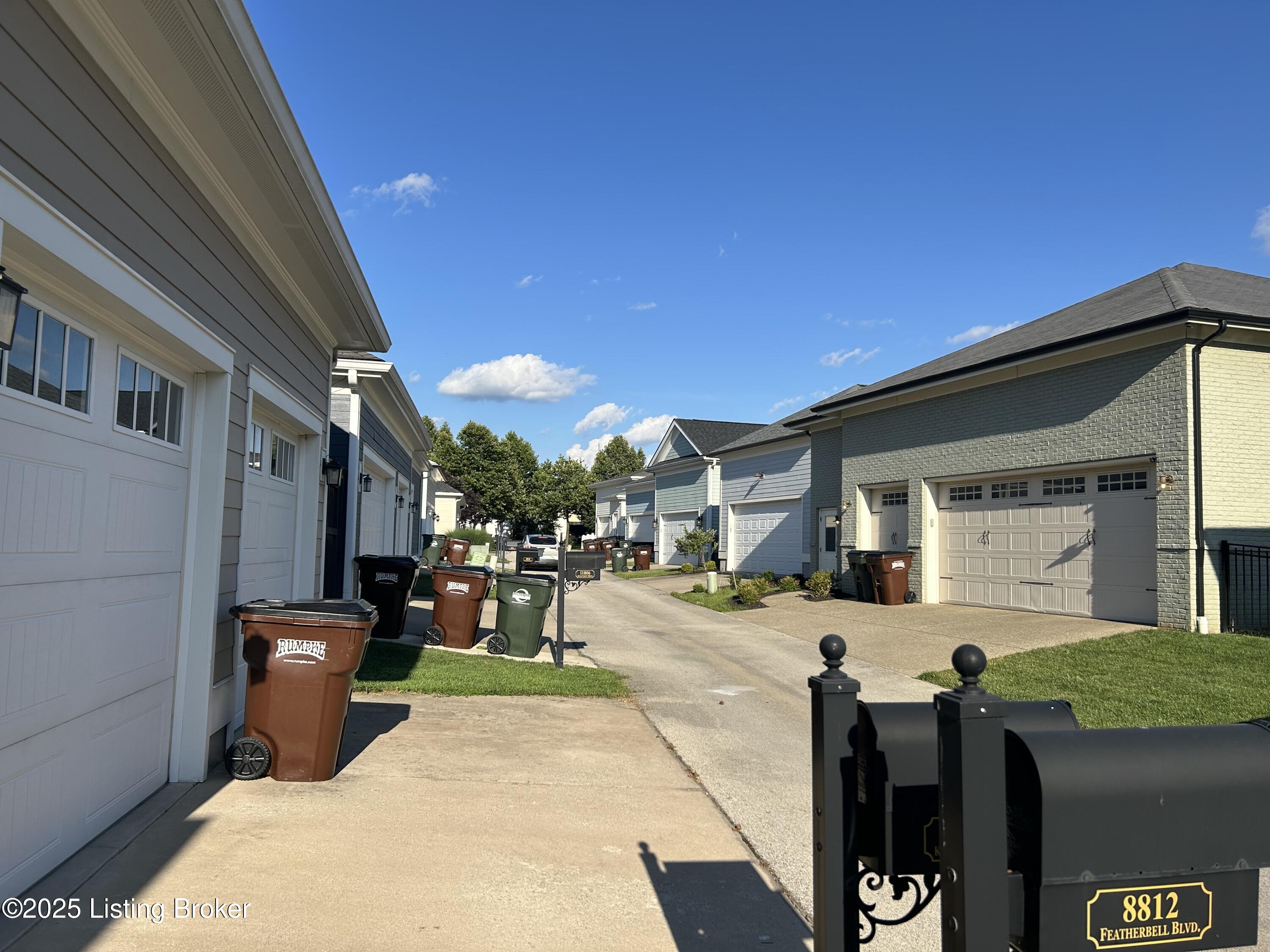 11008 Kings Crown Dr