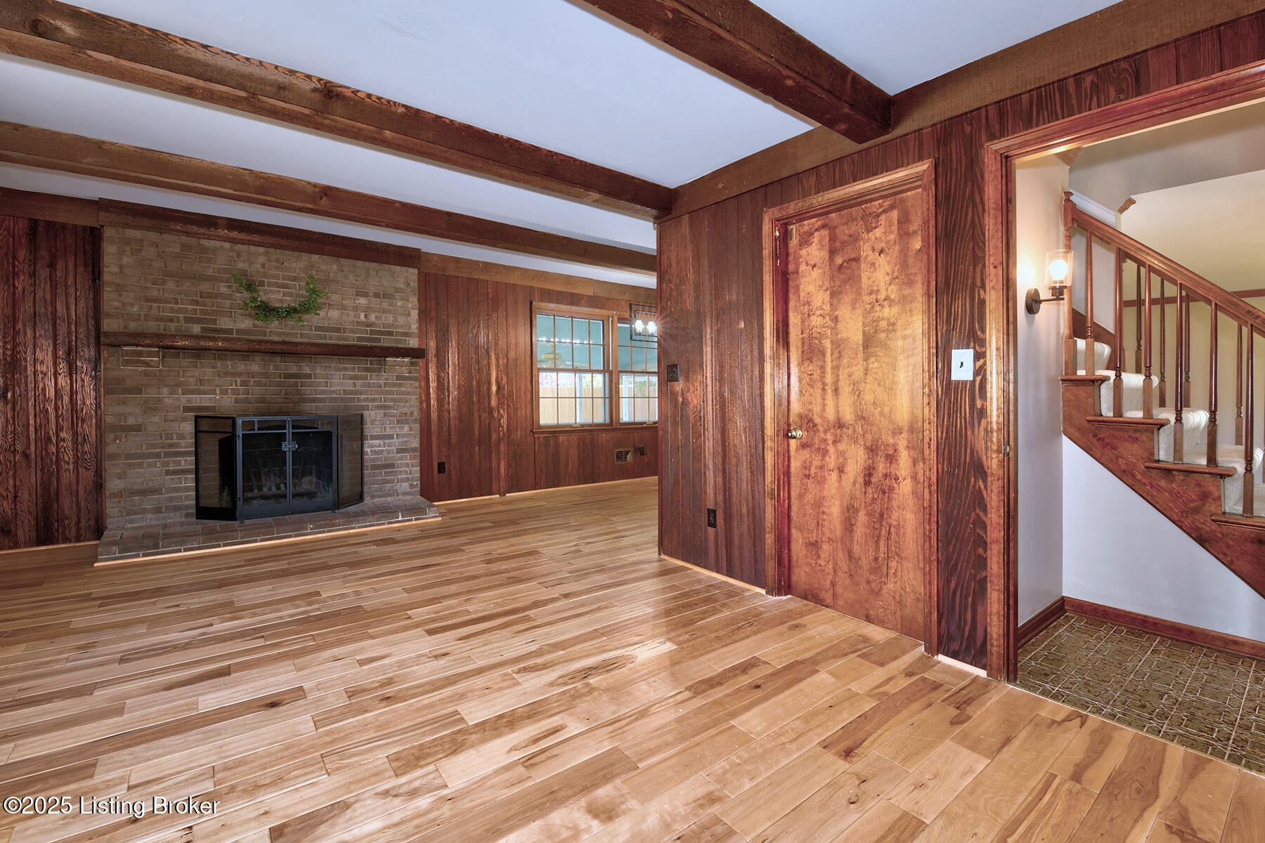 8203 Huntsman Trail