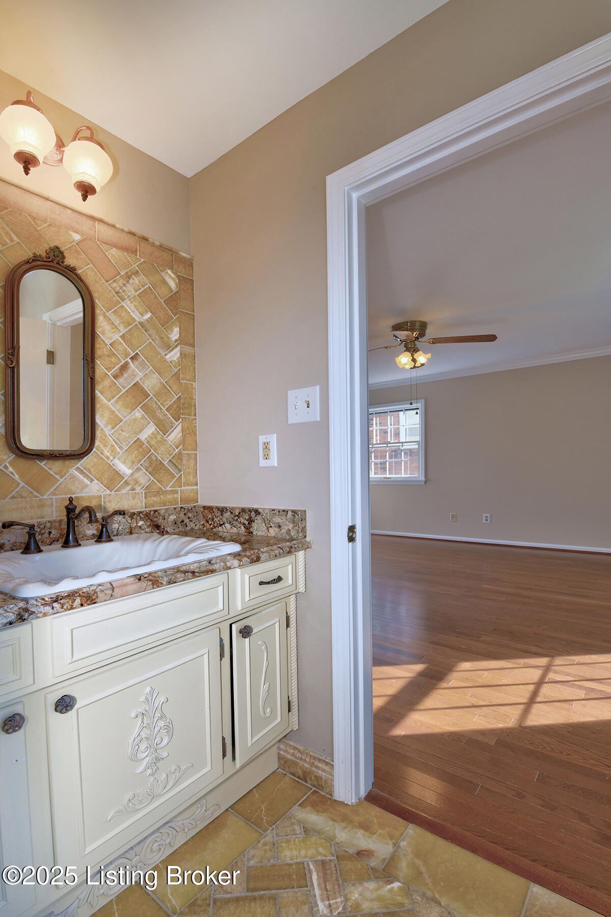 8203 Huntsman Trail