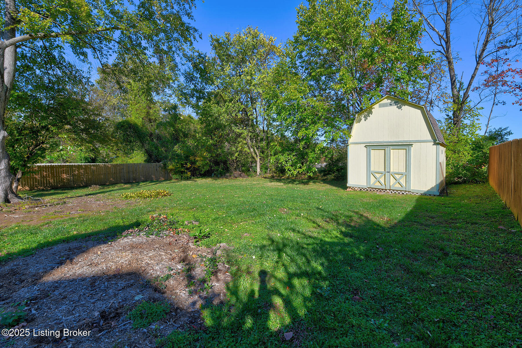 8203 Huntsman Trail