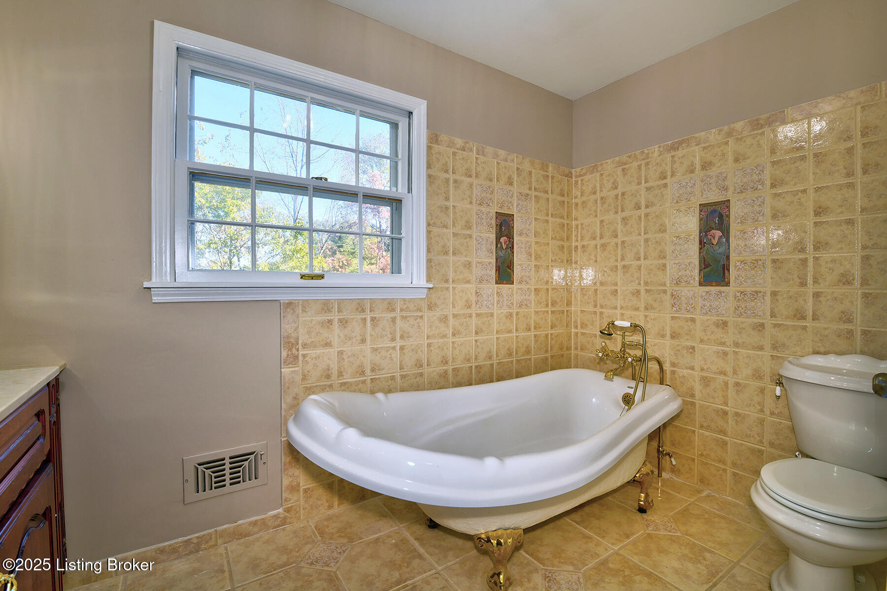 8203 Huntsman Trail