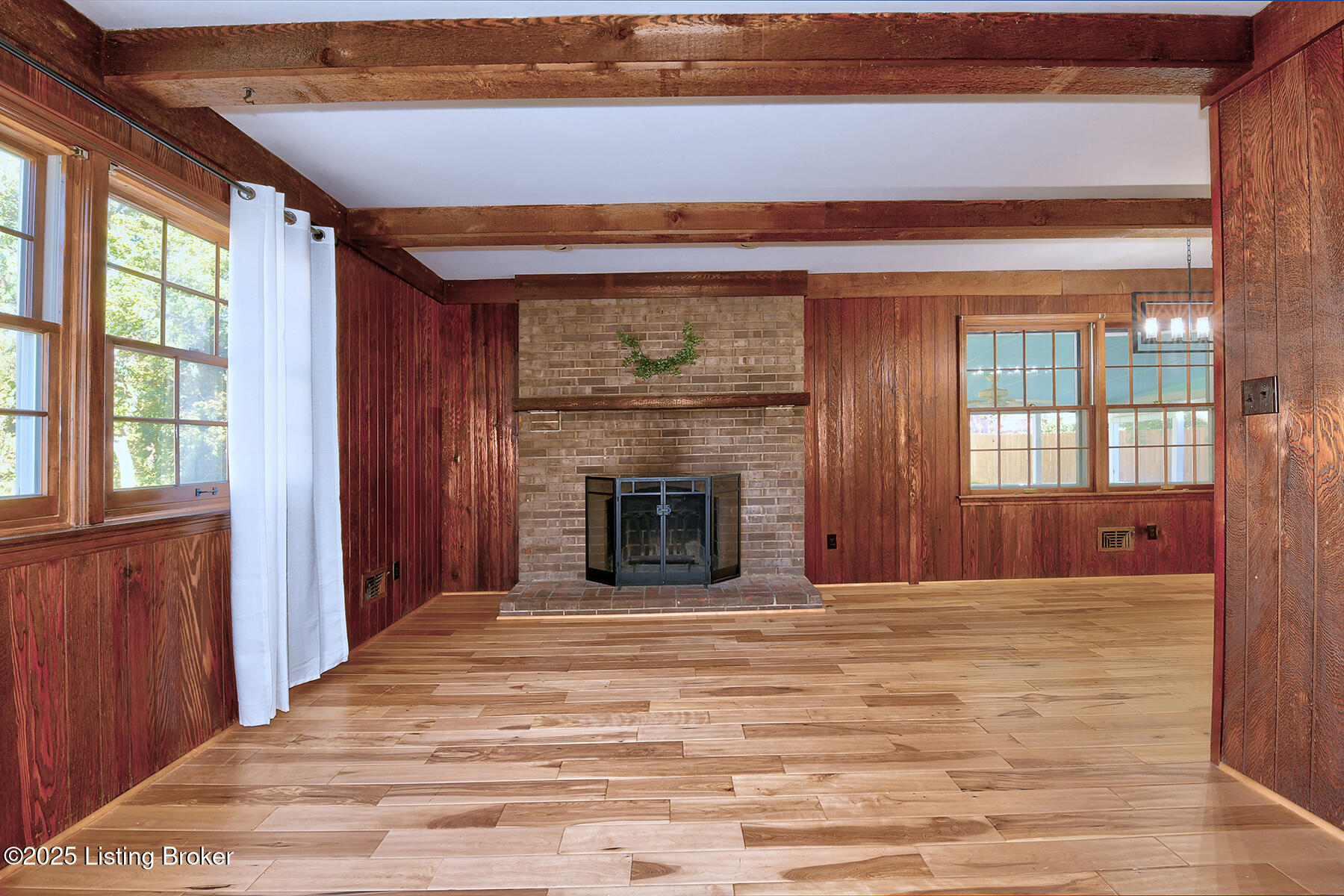8203 Huntsman Trail