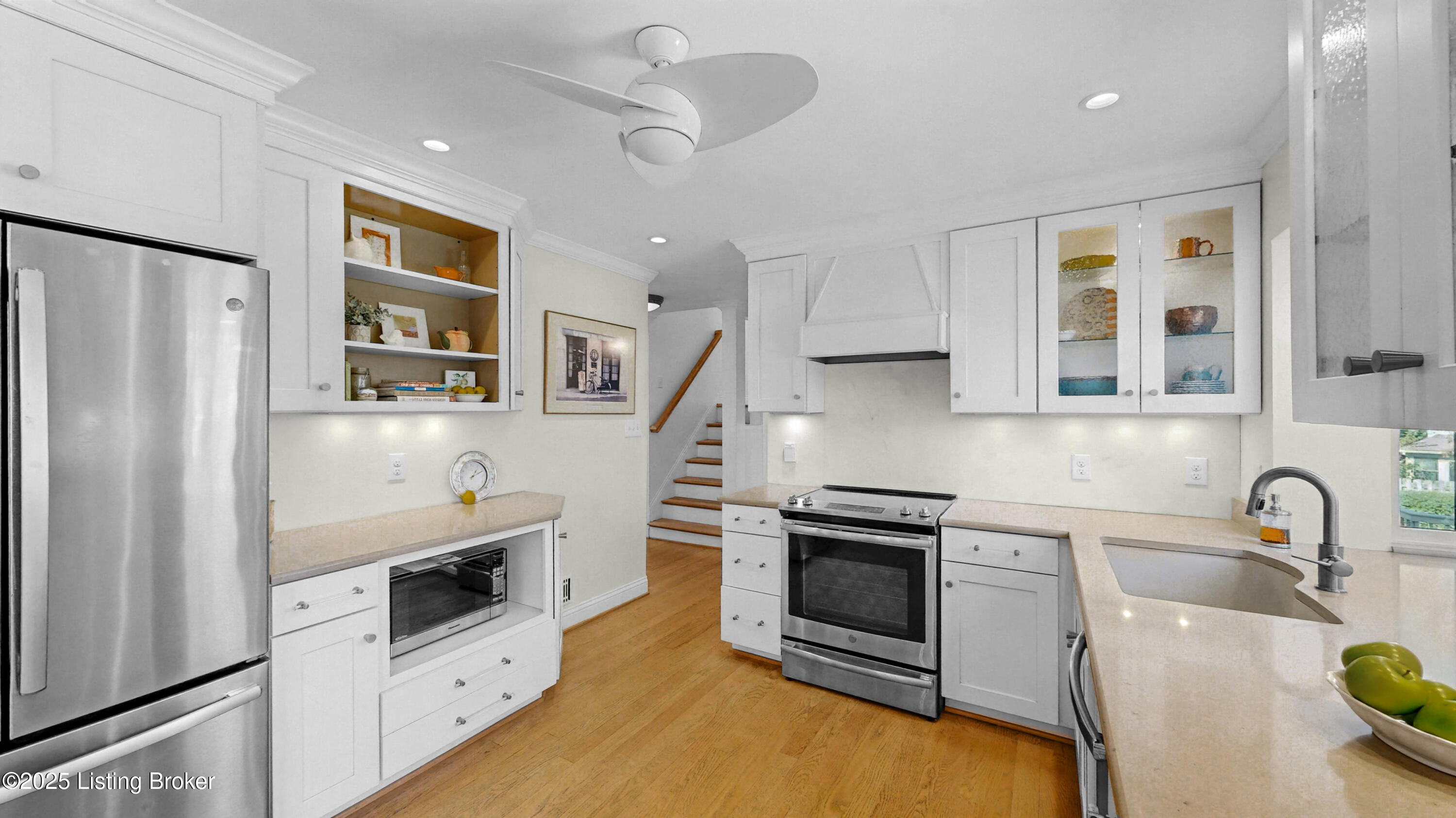 905 Iola Rd