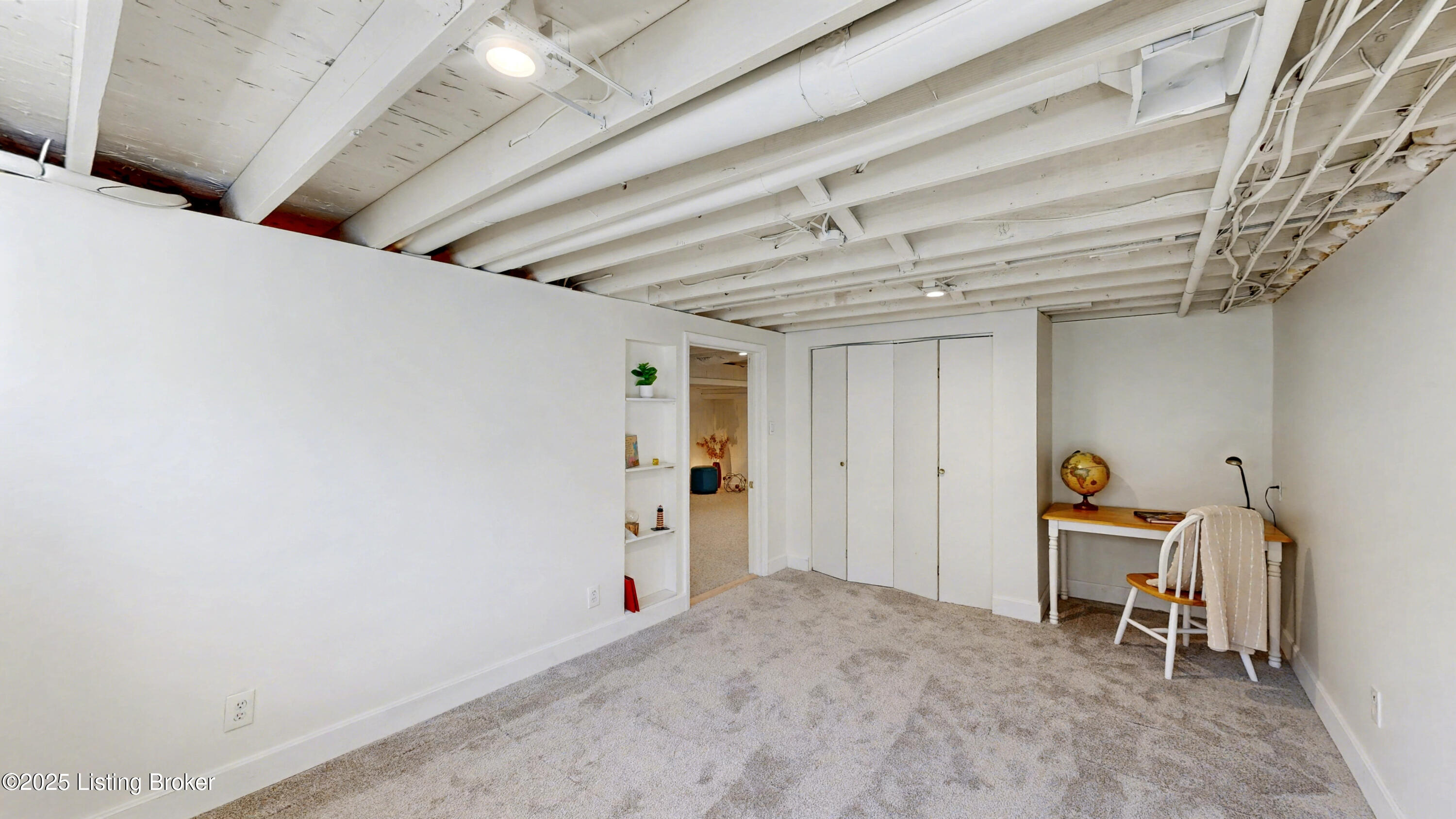 905 Iola Rd