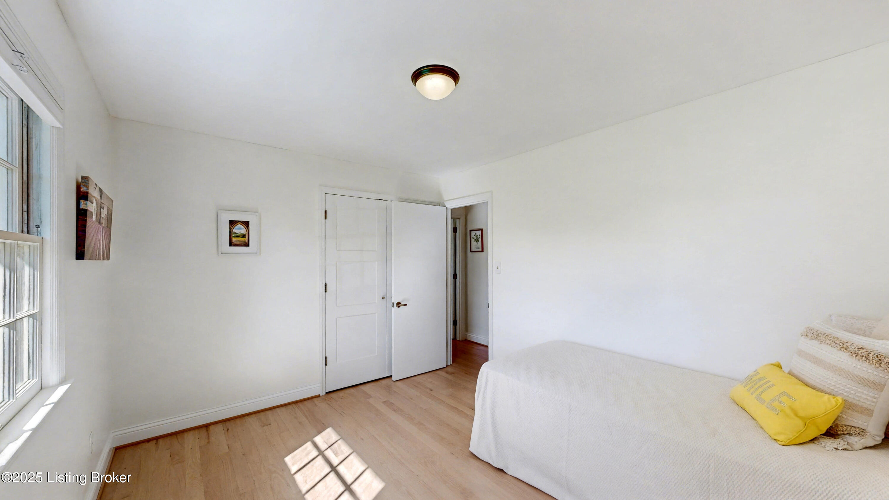 905 Iola Rd