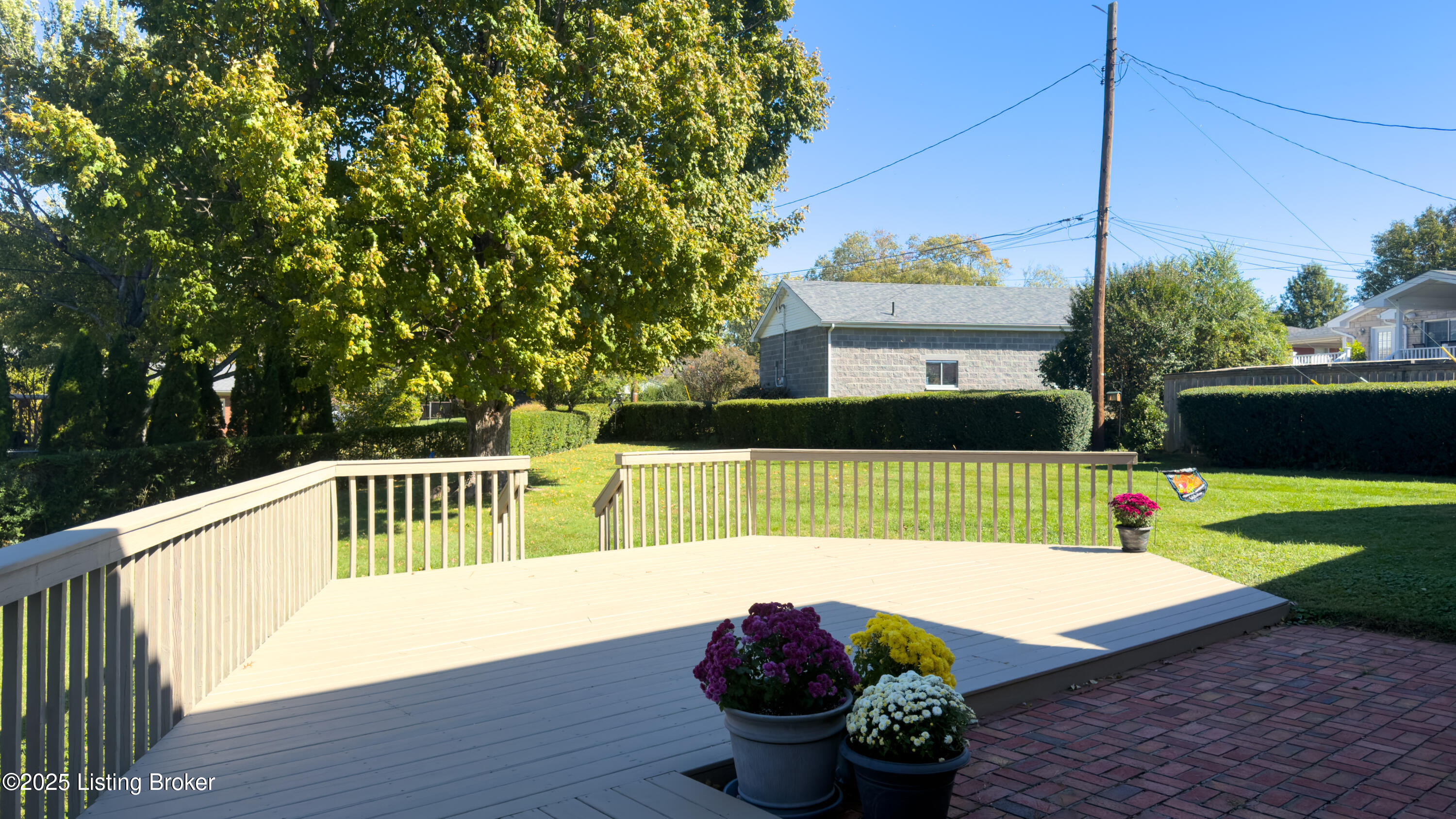 905 Iola Rd