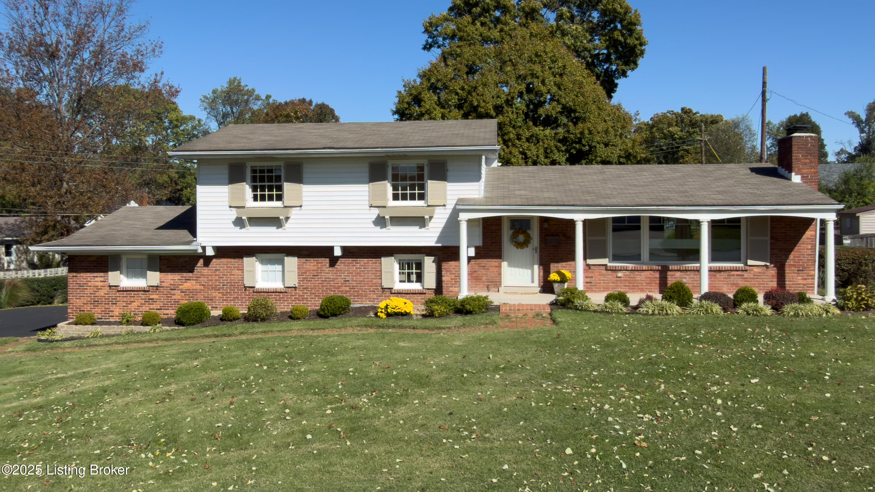 905 Iola Rd