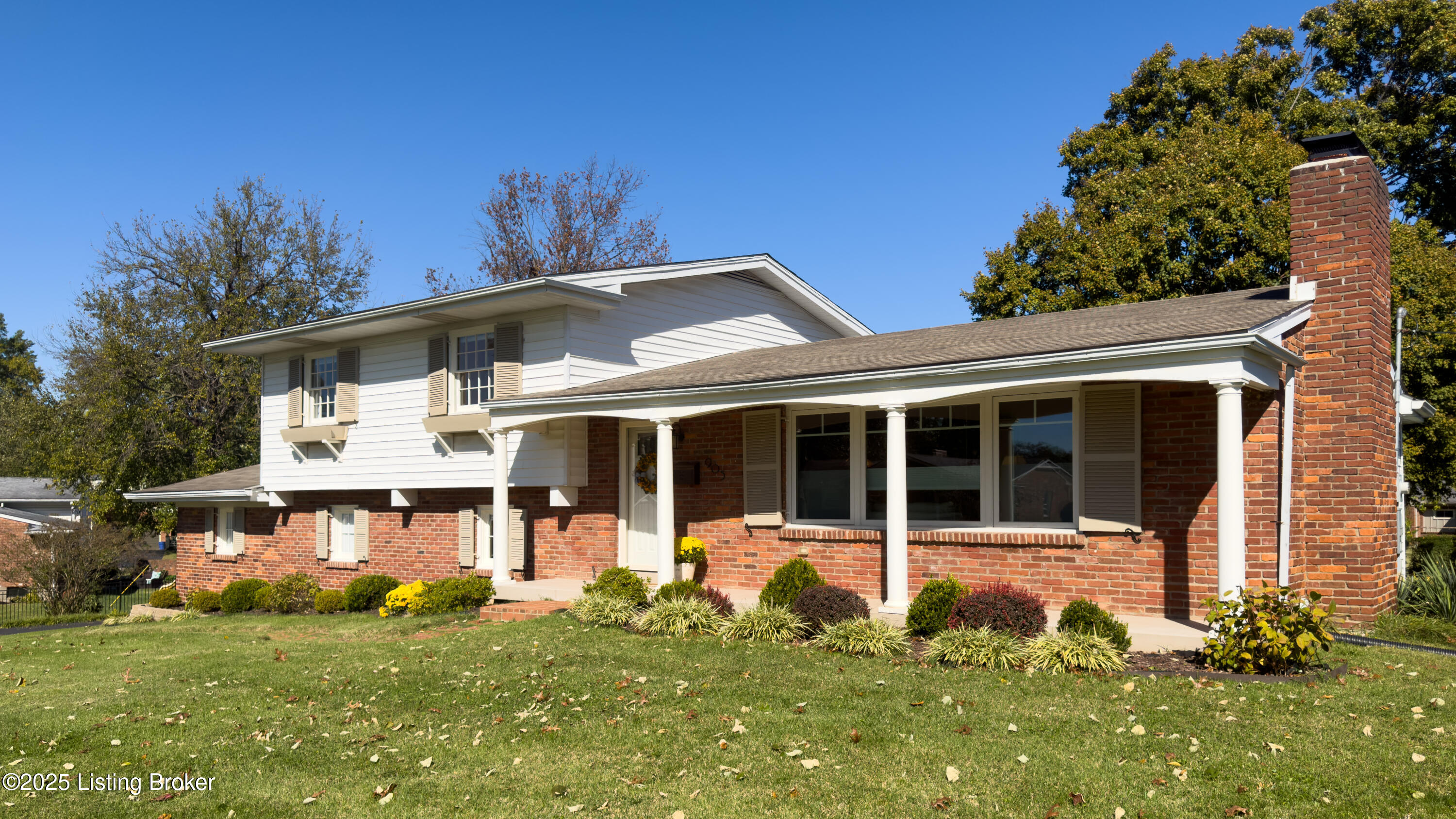 905 Iola Rd