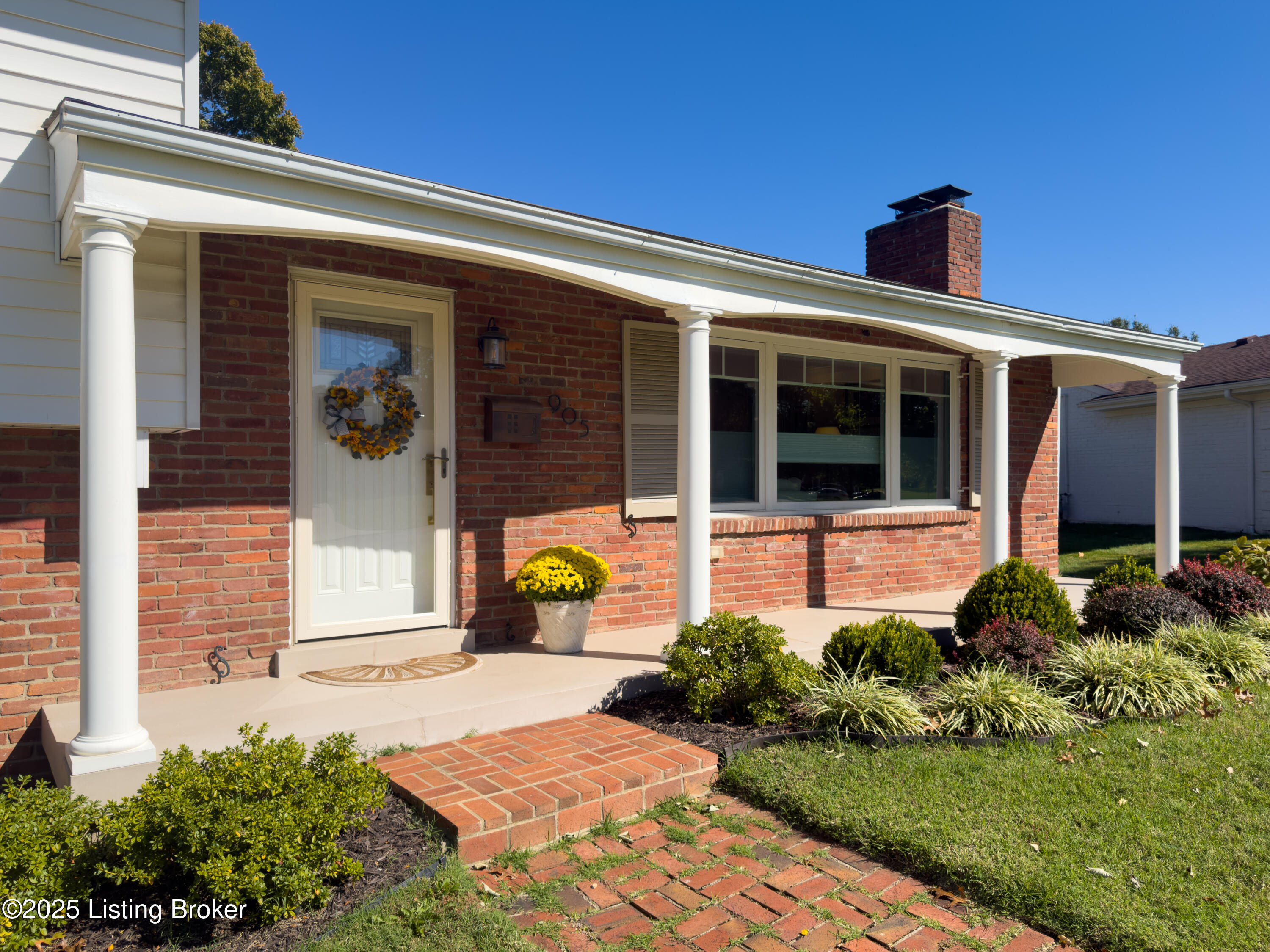 905 Iola Rd