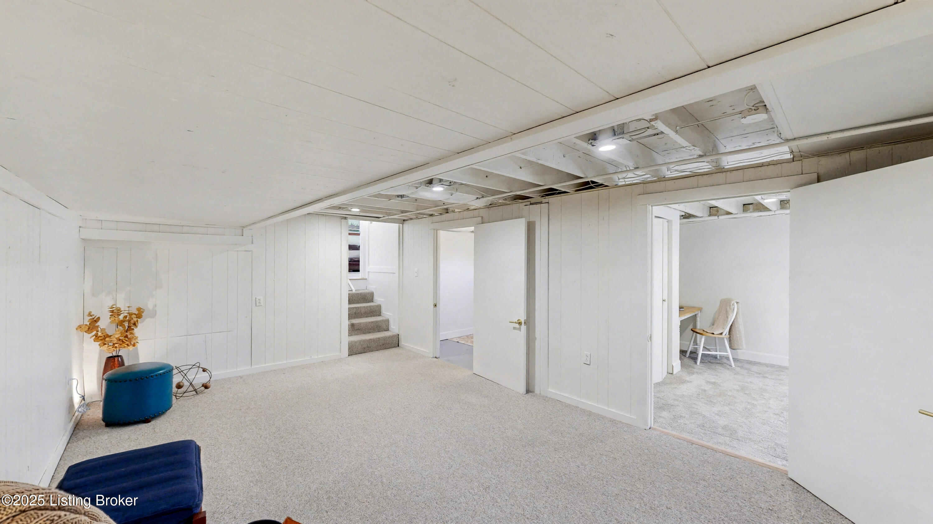 905 Iola Rd