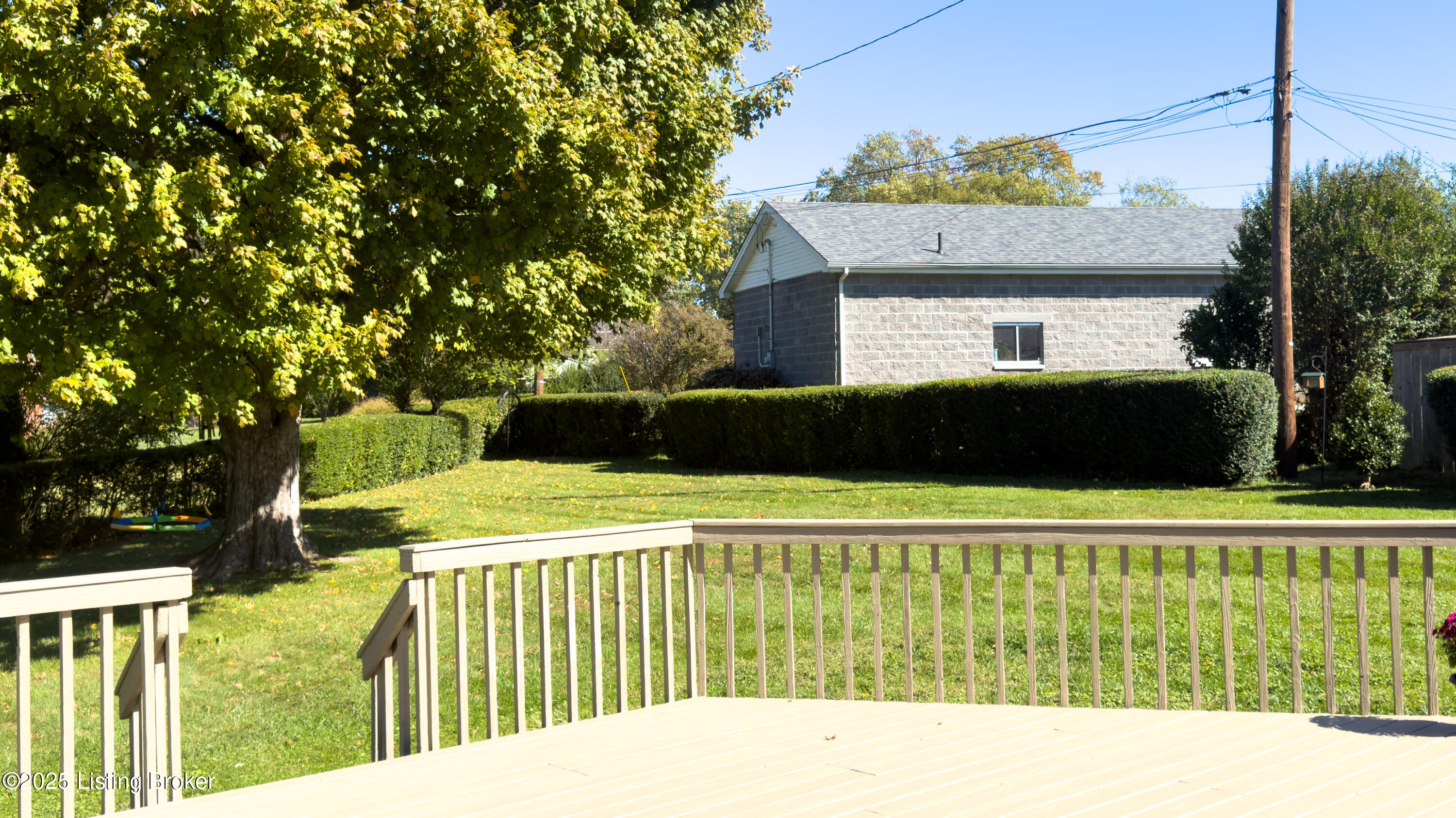 905 Iola Rd
