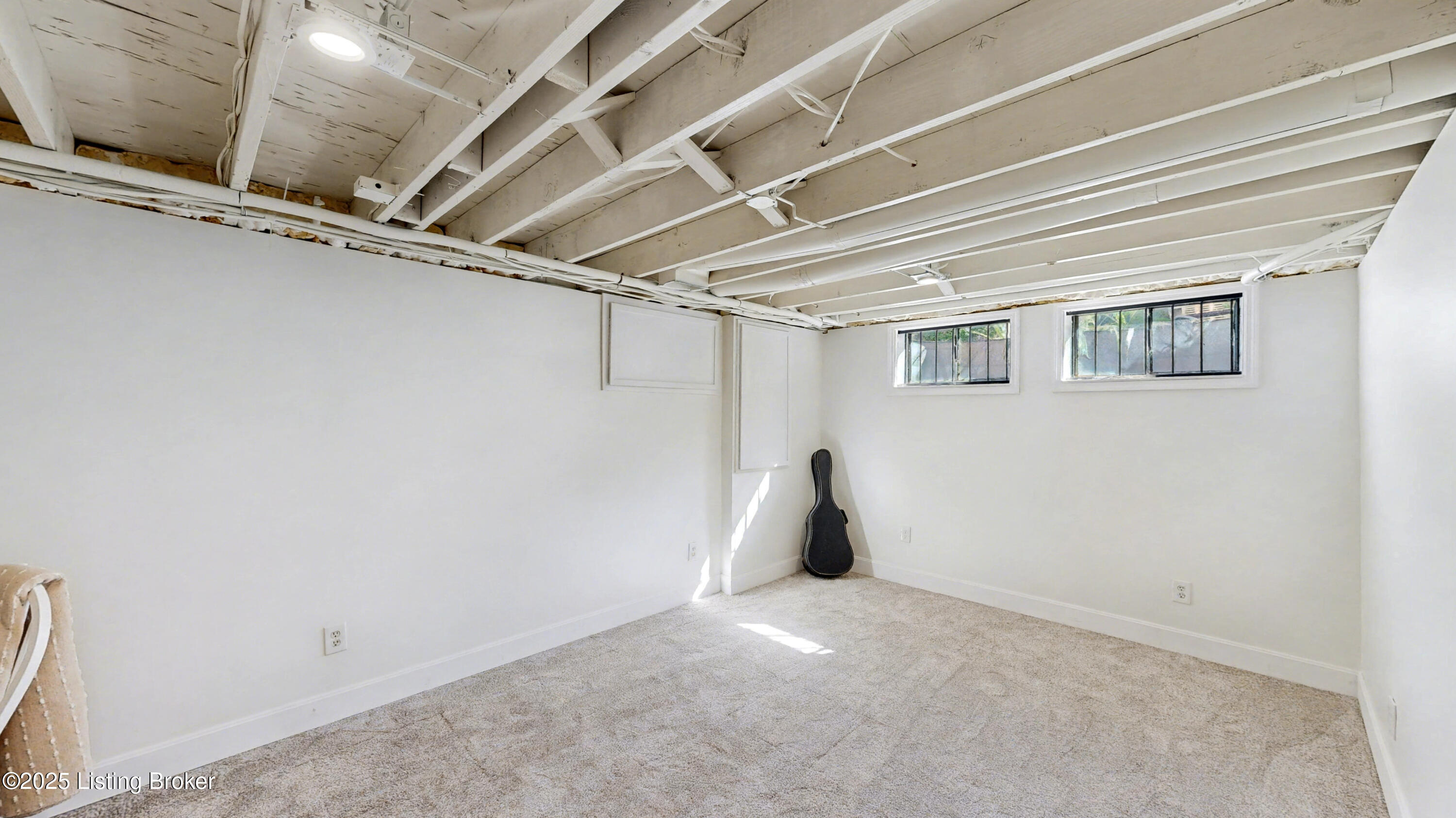 905 Iola Rd