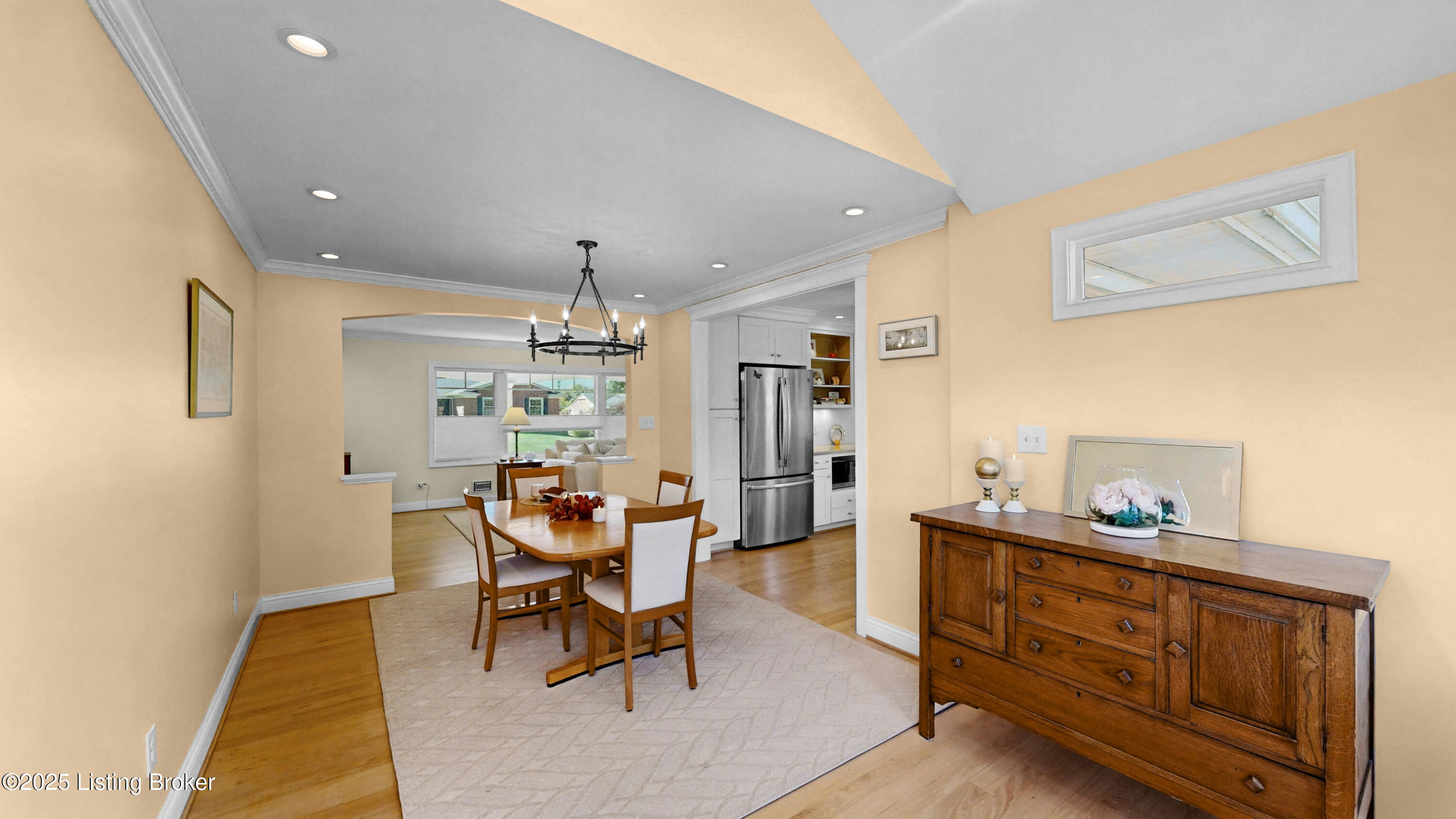 905 Iola Rd