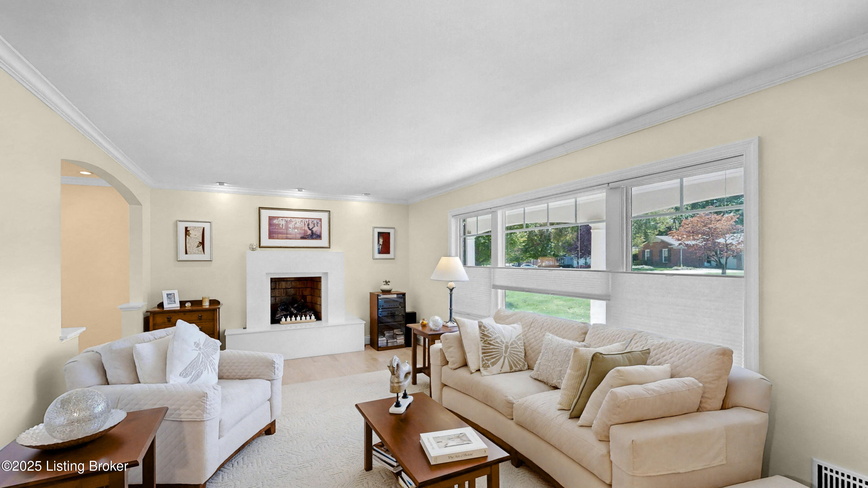 905 Iola Rd