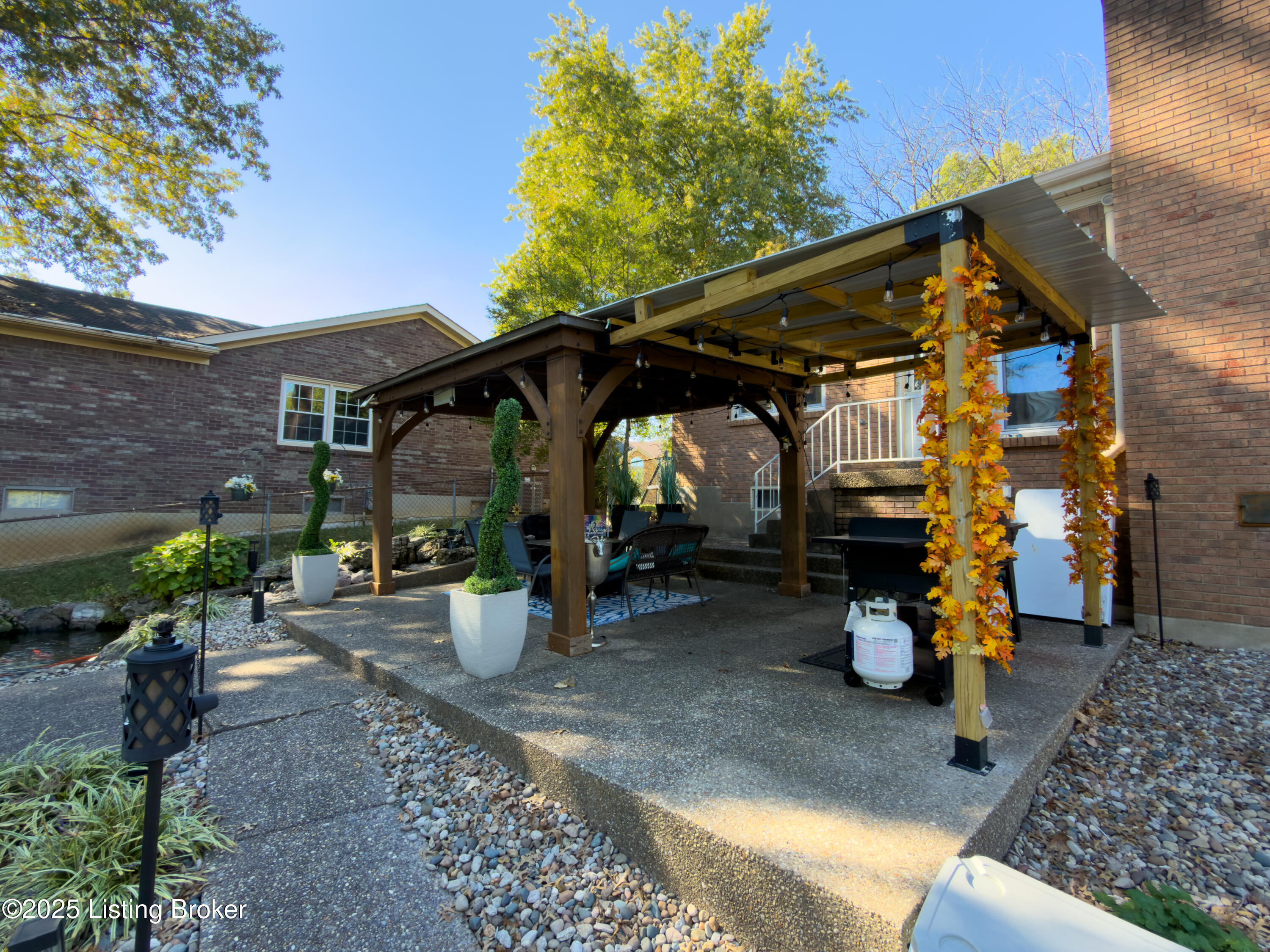 8311 Pine Grove Ct