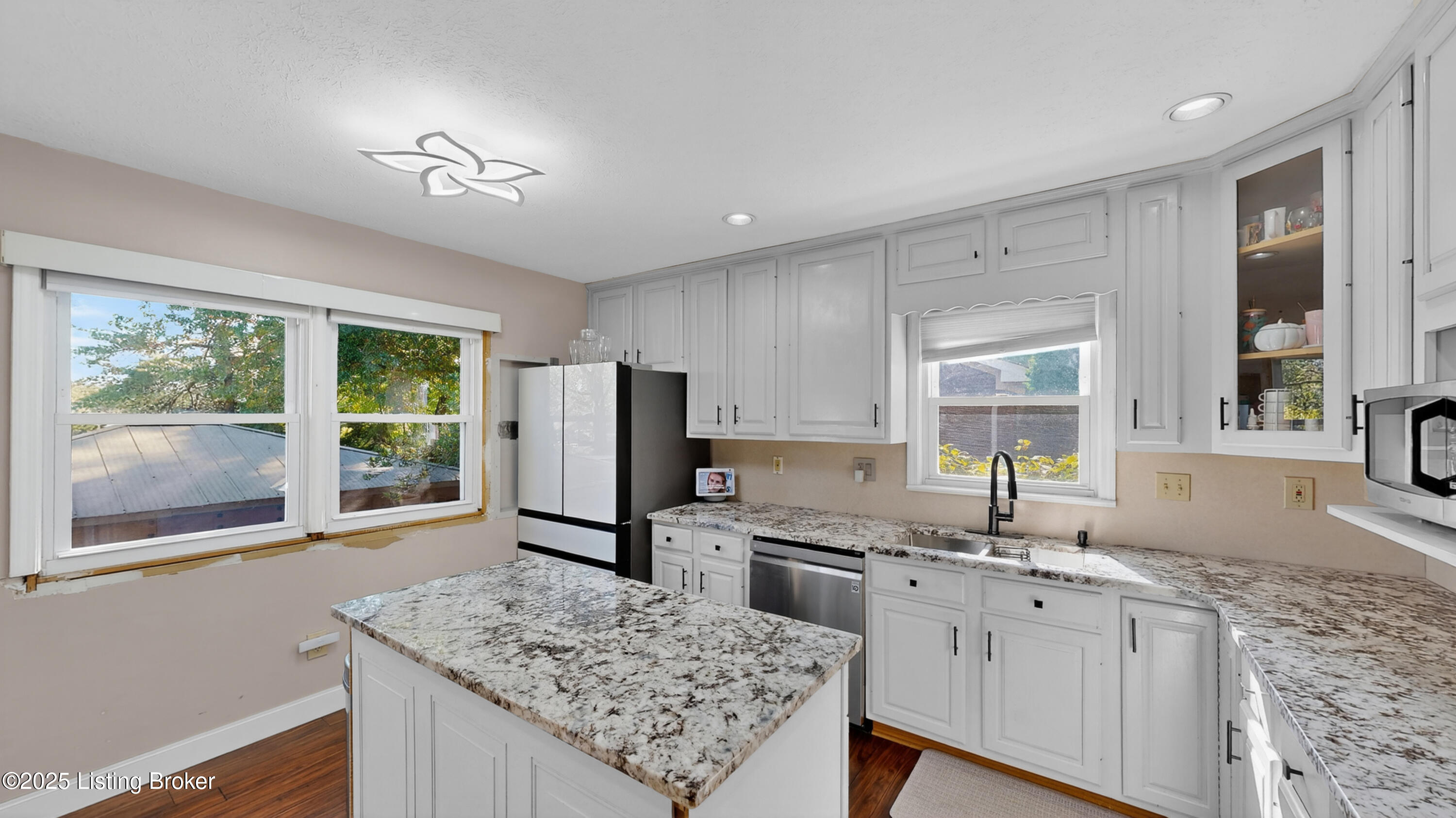 8311 Pine Grove Ct